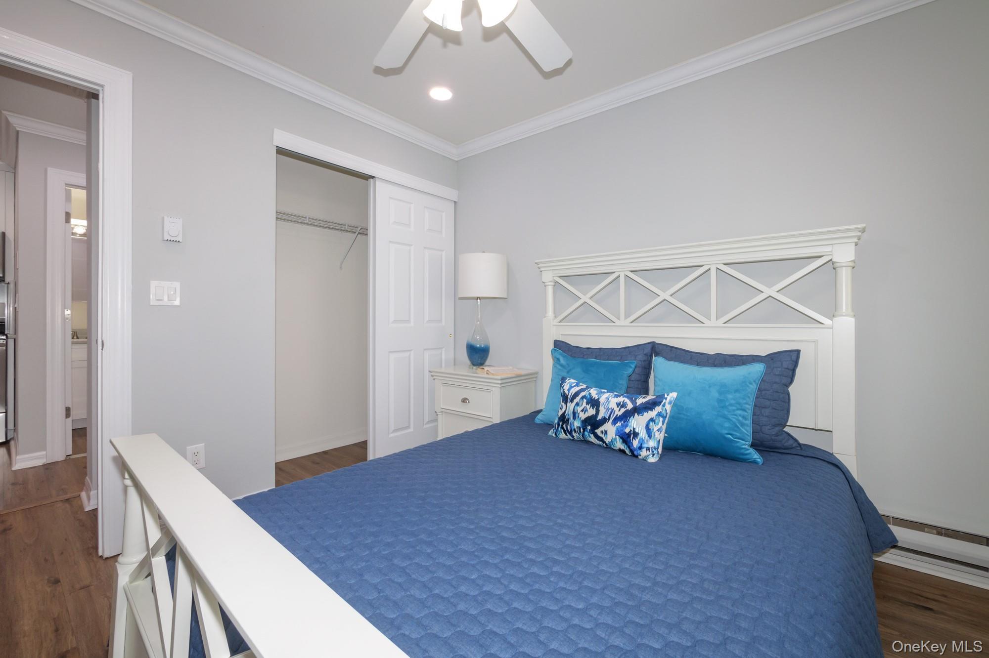 #8 photo, 255 E Main Street, サフォーク郡 East Islip , NY 11730