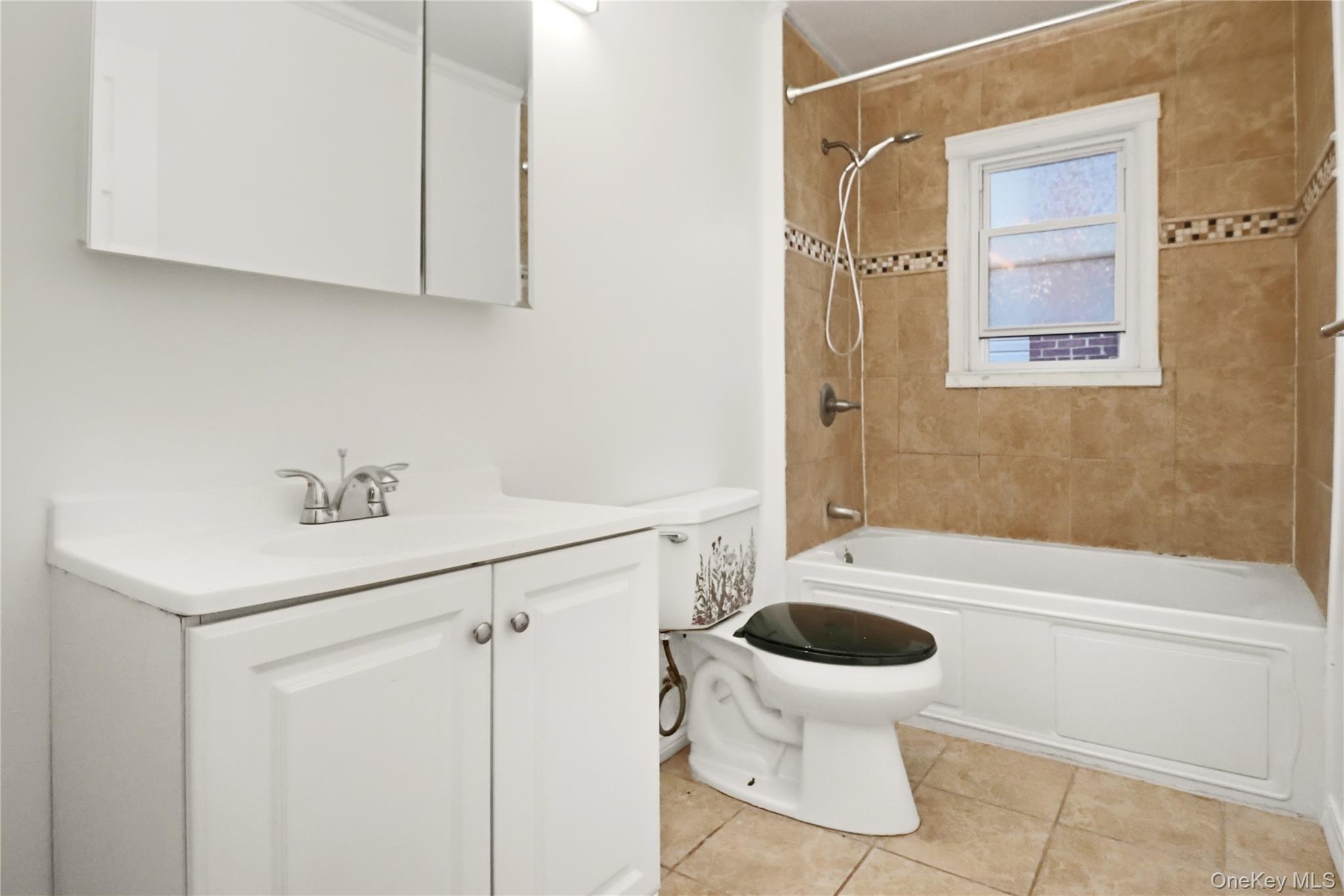 #14 photo, 229 E Hawthorne Avenue, ナッソー郡 Valley Stream , NY 11580