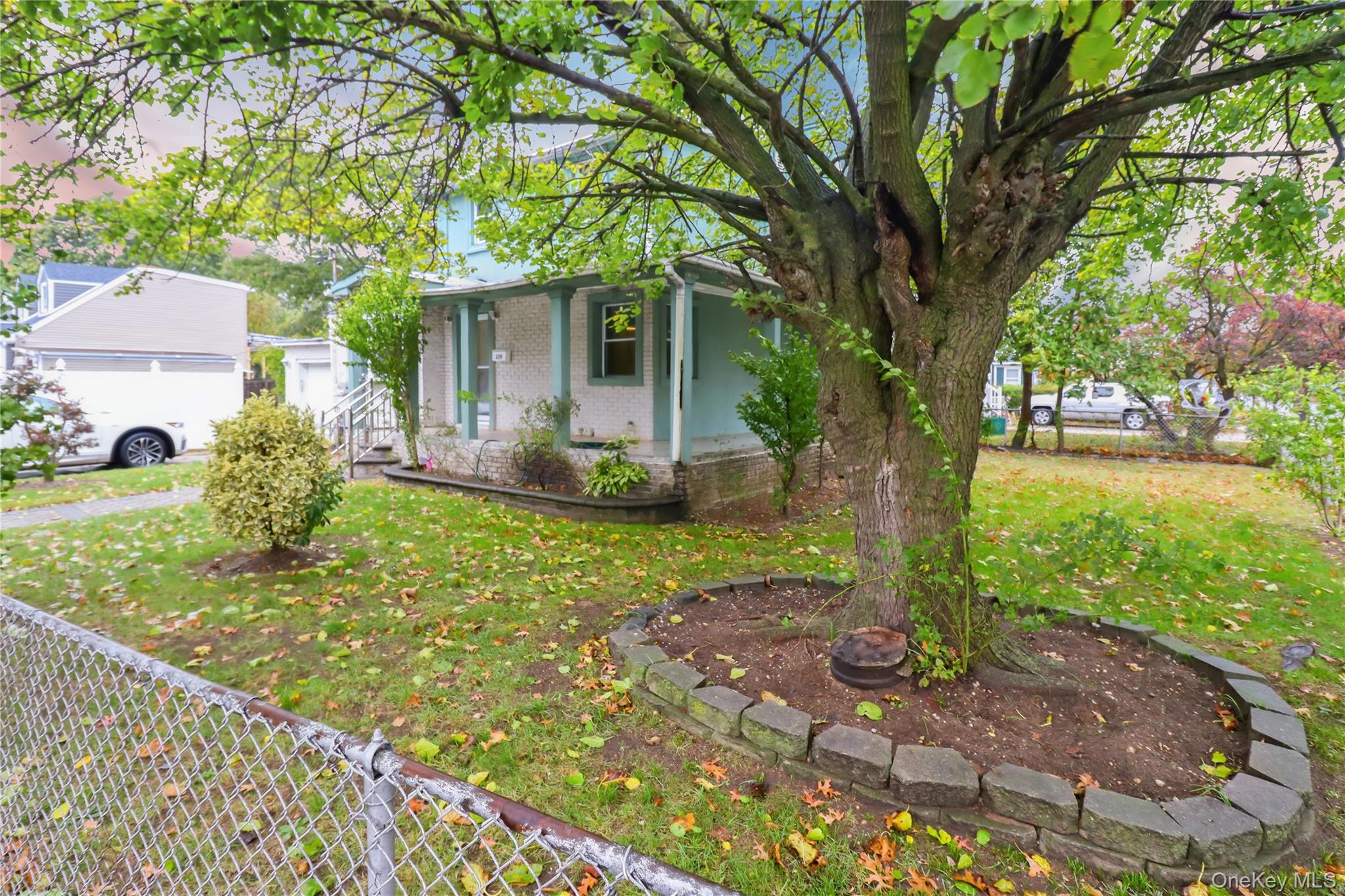 #2 photo, 229 E Hawthorne Avenue, ナッソー郡 Valley Stream , NY 11580