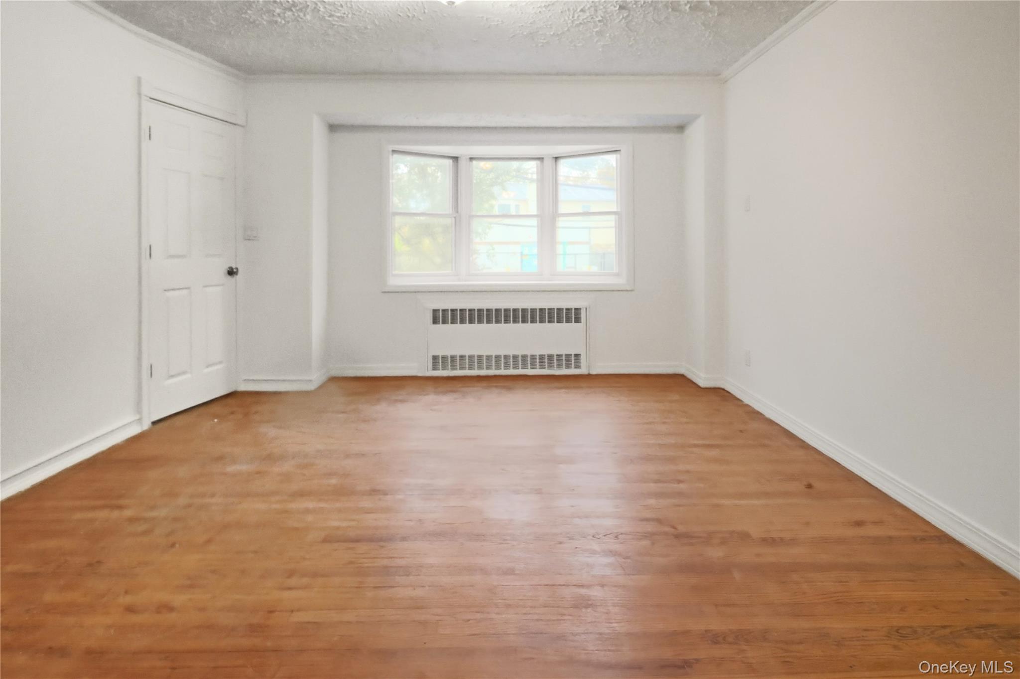 #3 photo, 229 E Hawthorne Avenue, ナッソー郡 Valley Stream , NY 11580