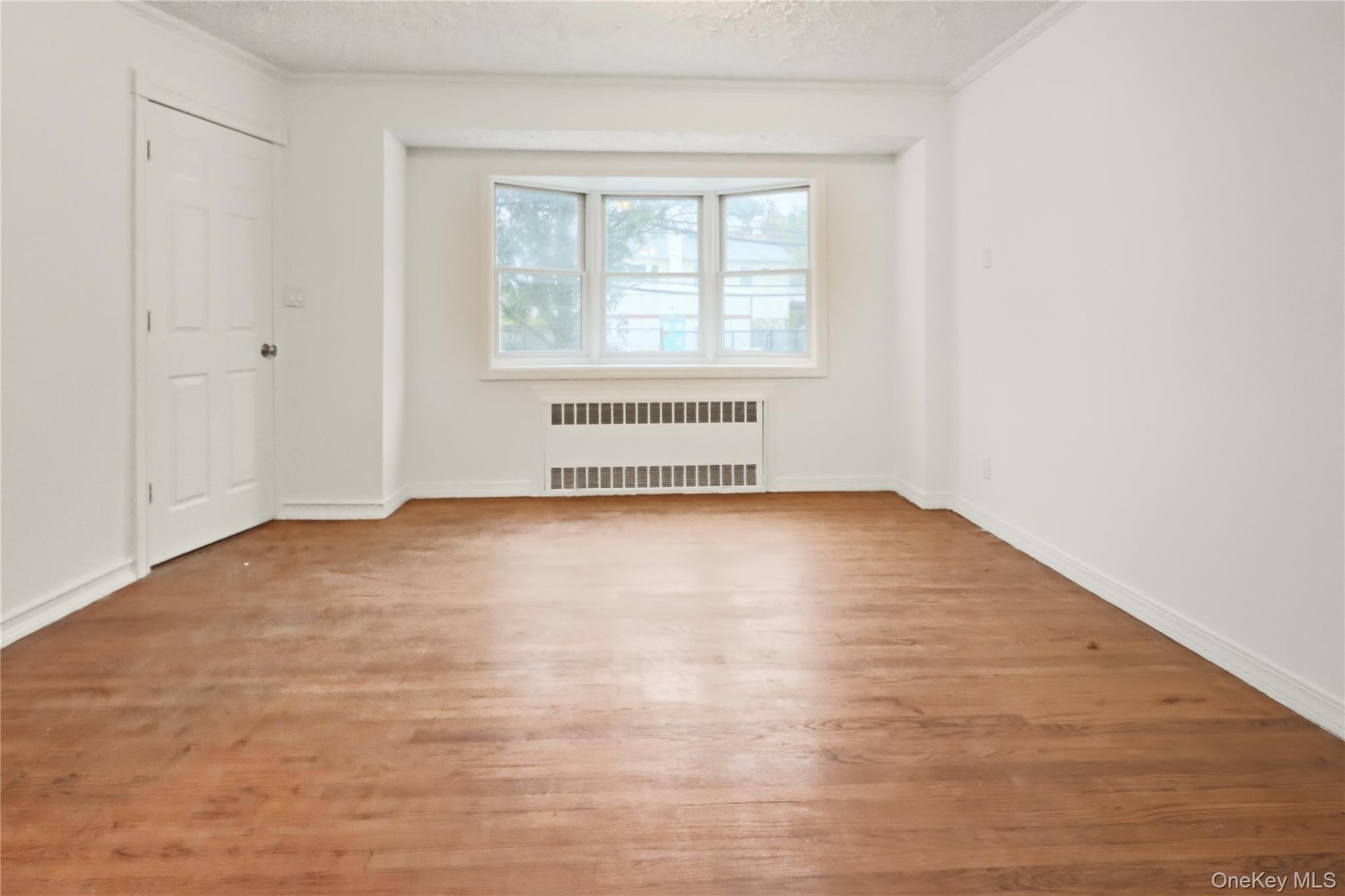 #7 photo, 229 E Hawthorne Avenue, ナッソー郡 Valley Stream , NY 11580