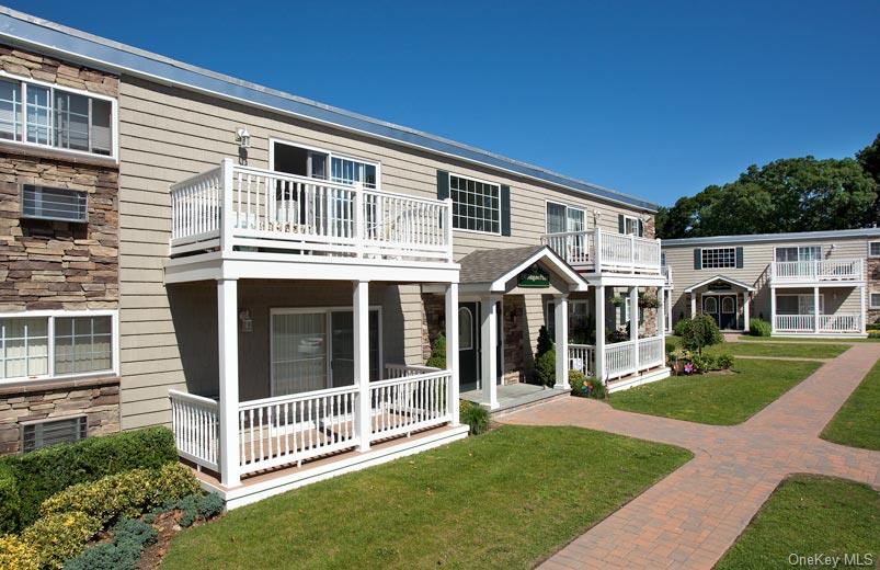 #1 photo, 110 Magaw Place, サフォーク郡 West Babylon , NY 11704