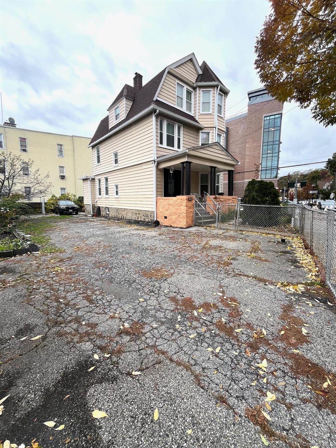 #8 photo, 131 McLean Avenue, Yonkers , NY 10705