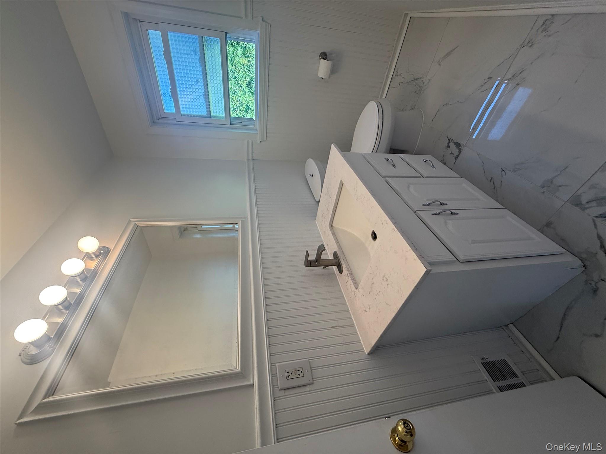 #16 photo, 11 Willow Lane, New Windsor , NY 12553