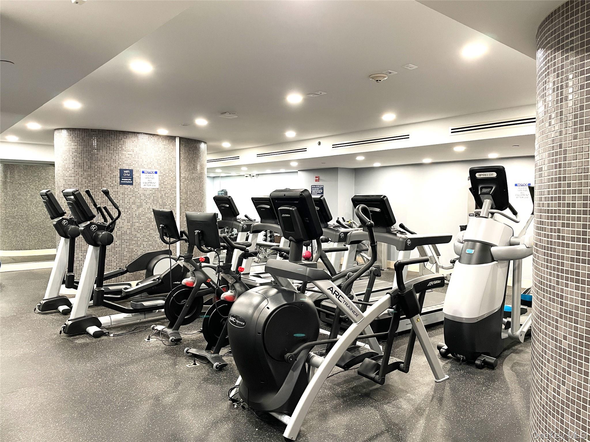 #12 photo, 10 City Place, White Plains , NY 10601