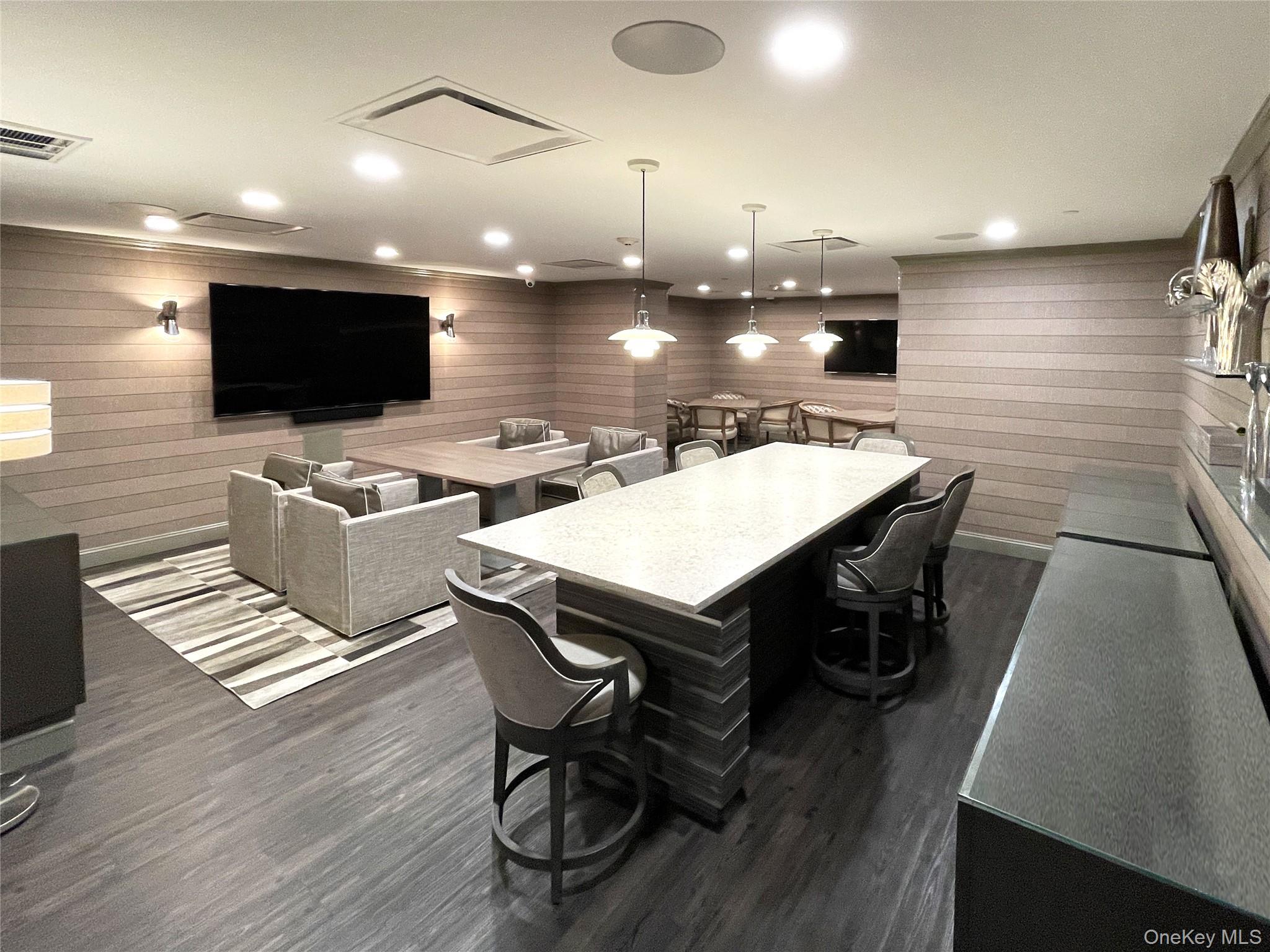 #17 photo, 10 City Place, White Plains , NY 10601