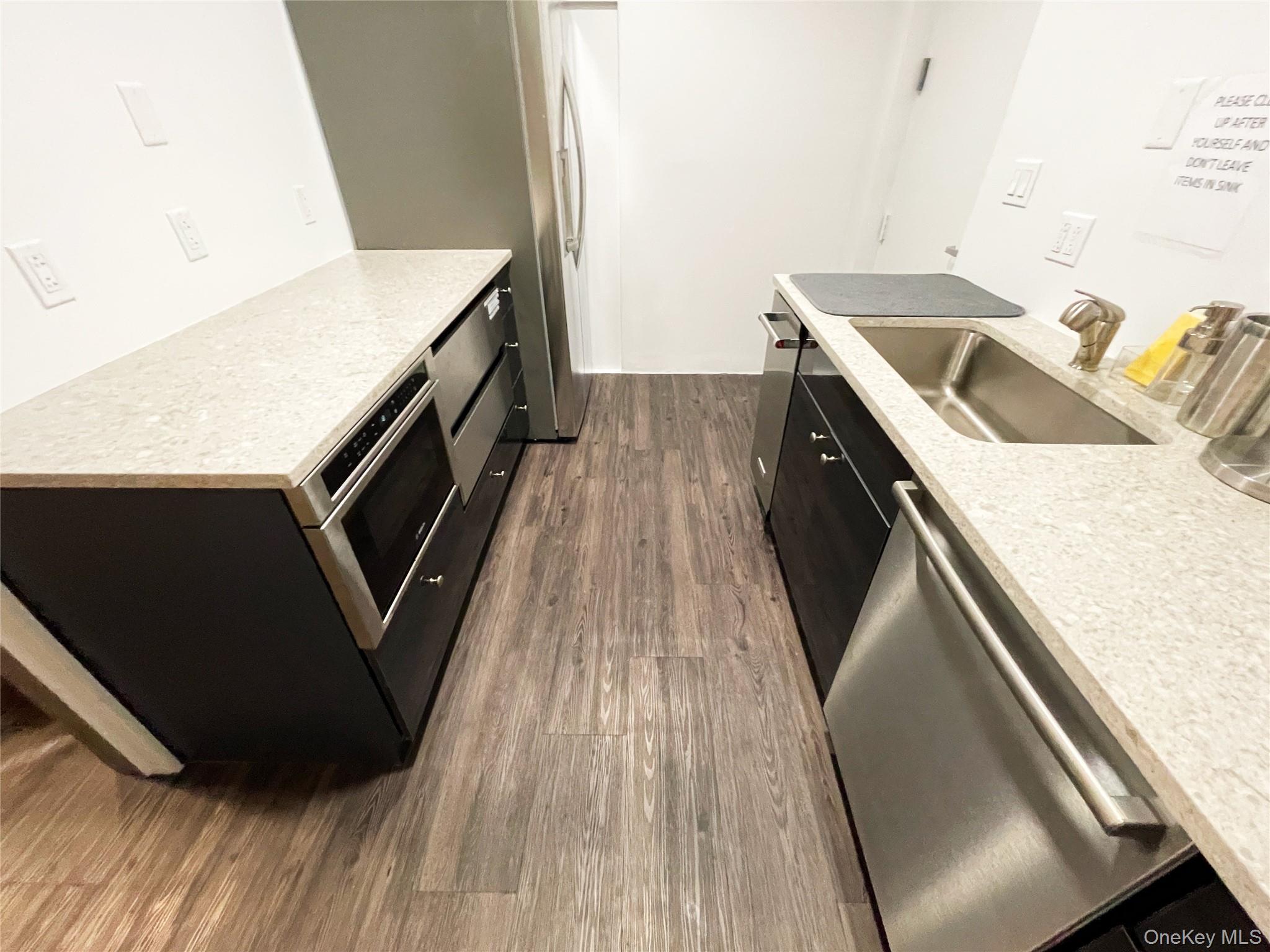 #18 photo, 10 City Place, White Plains , NY 10601