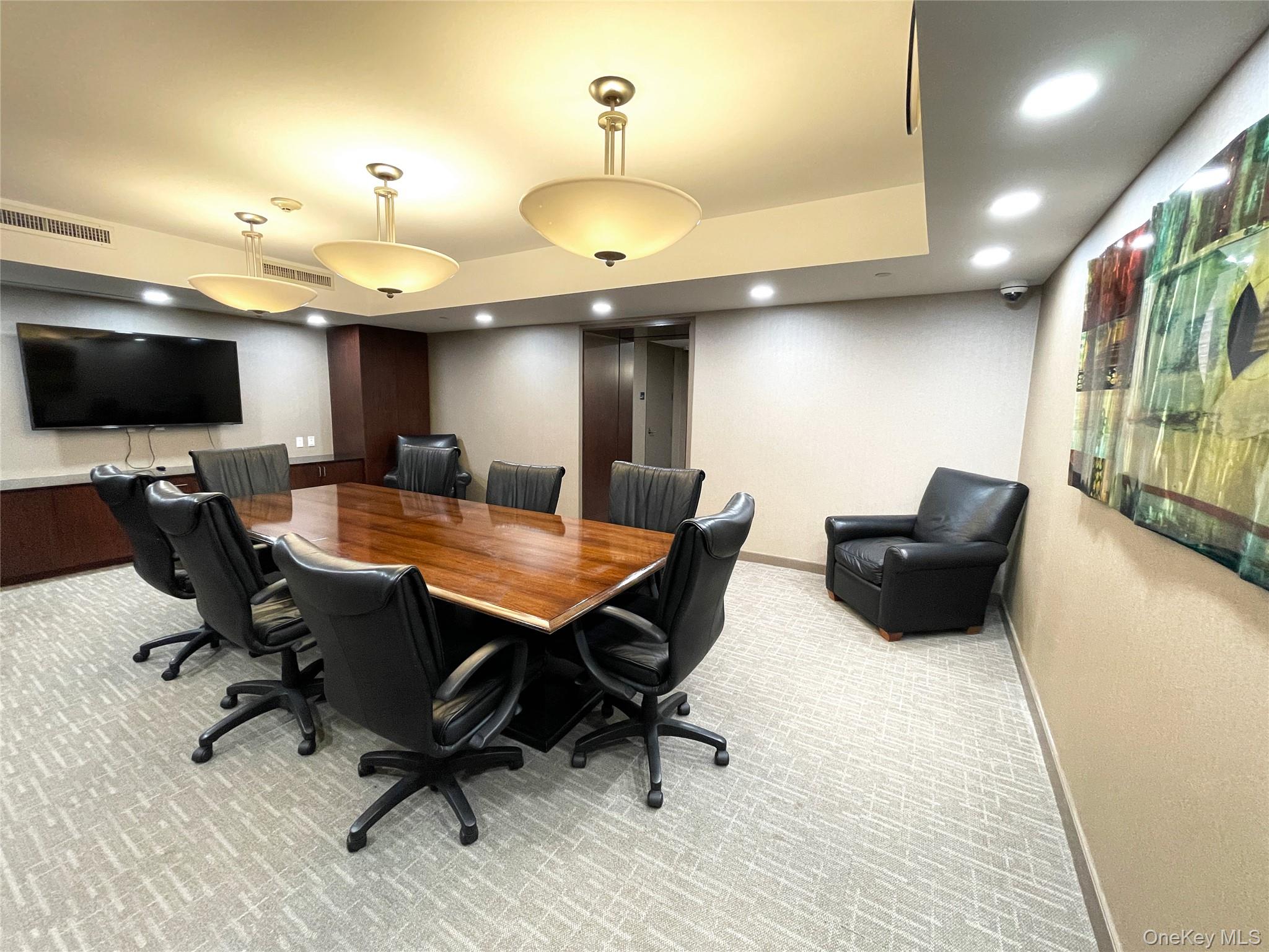 #19 photo, 10 City Place, White Plains , NY 10601