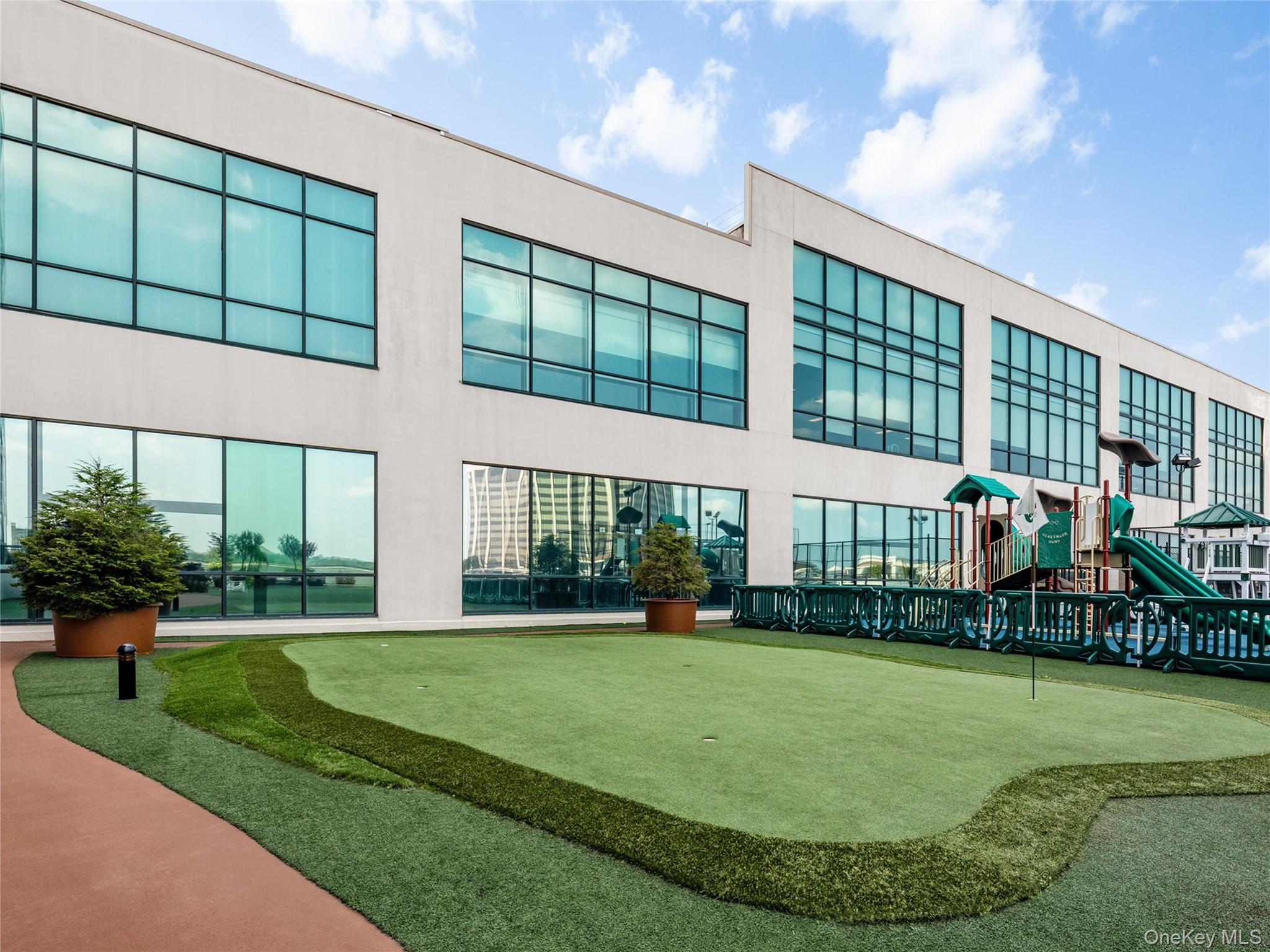 #5 photo, 10 City Place, White Plains , NY 10601