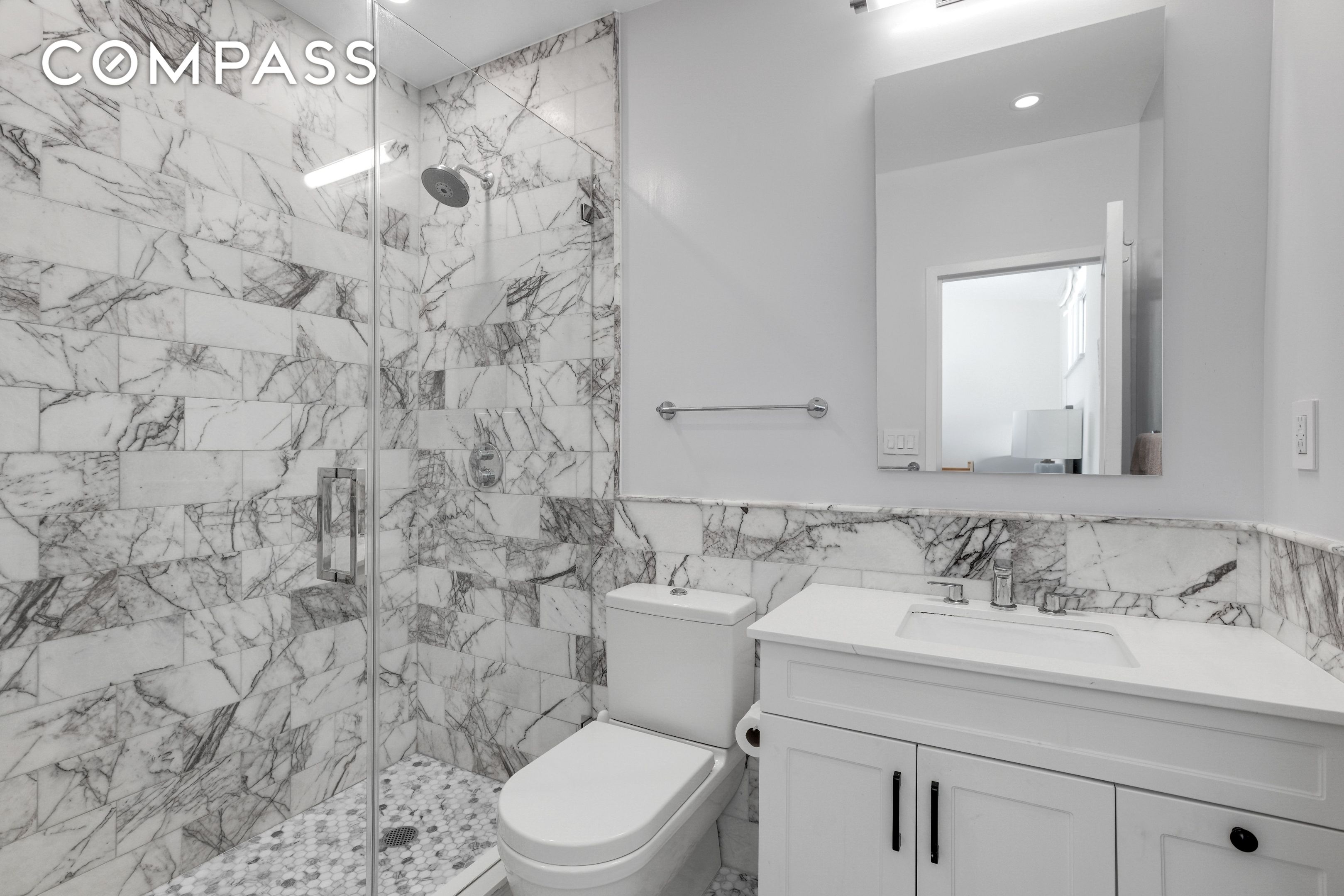 #13 photo, 205 E 22nd Street, マンハッタン Gramercy , NY 10010