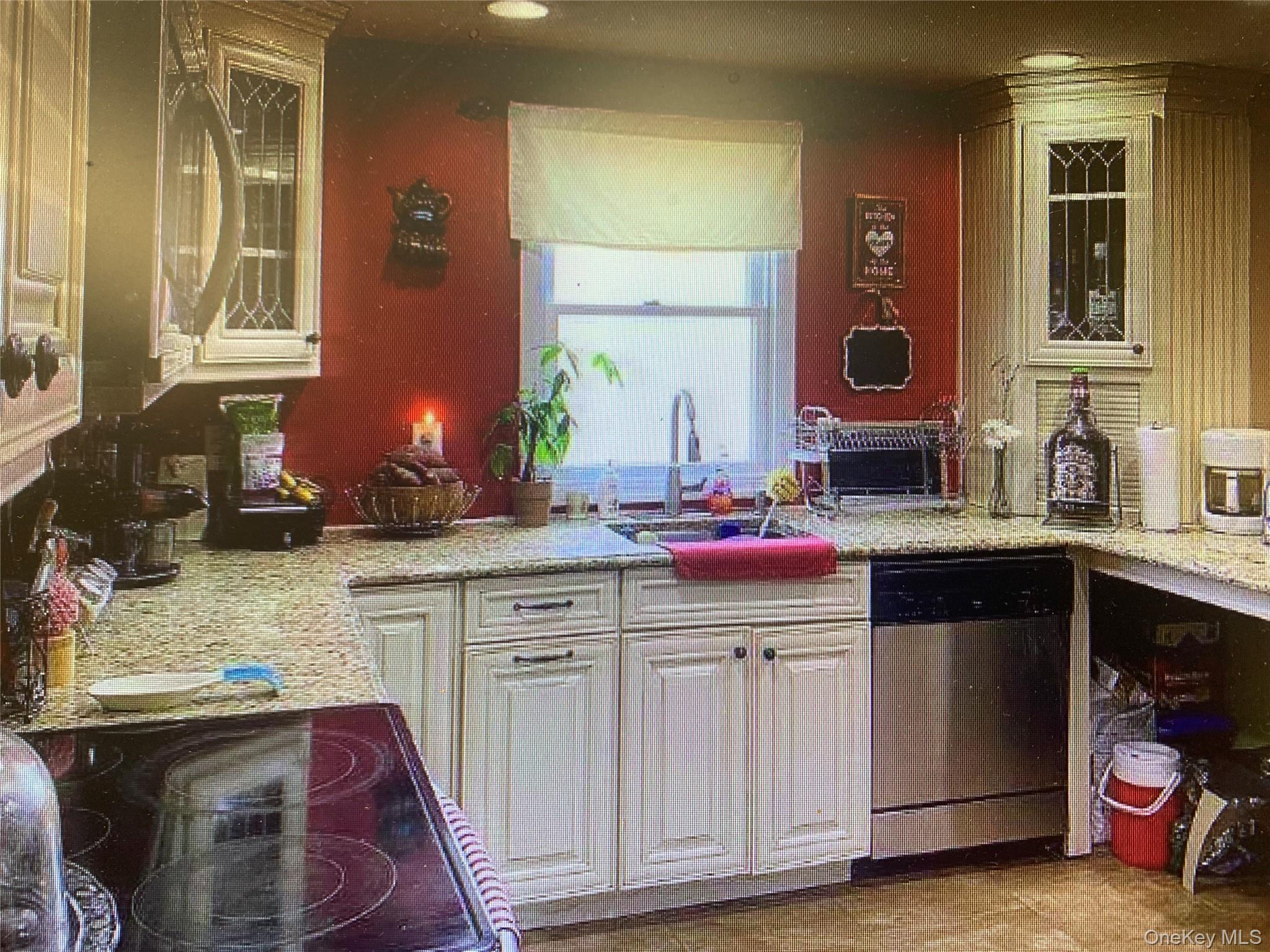 #4 photo, 54 Robert Street, ナッソー郡 Freeport , NY 11520