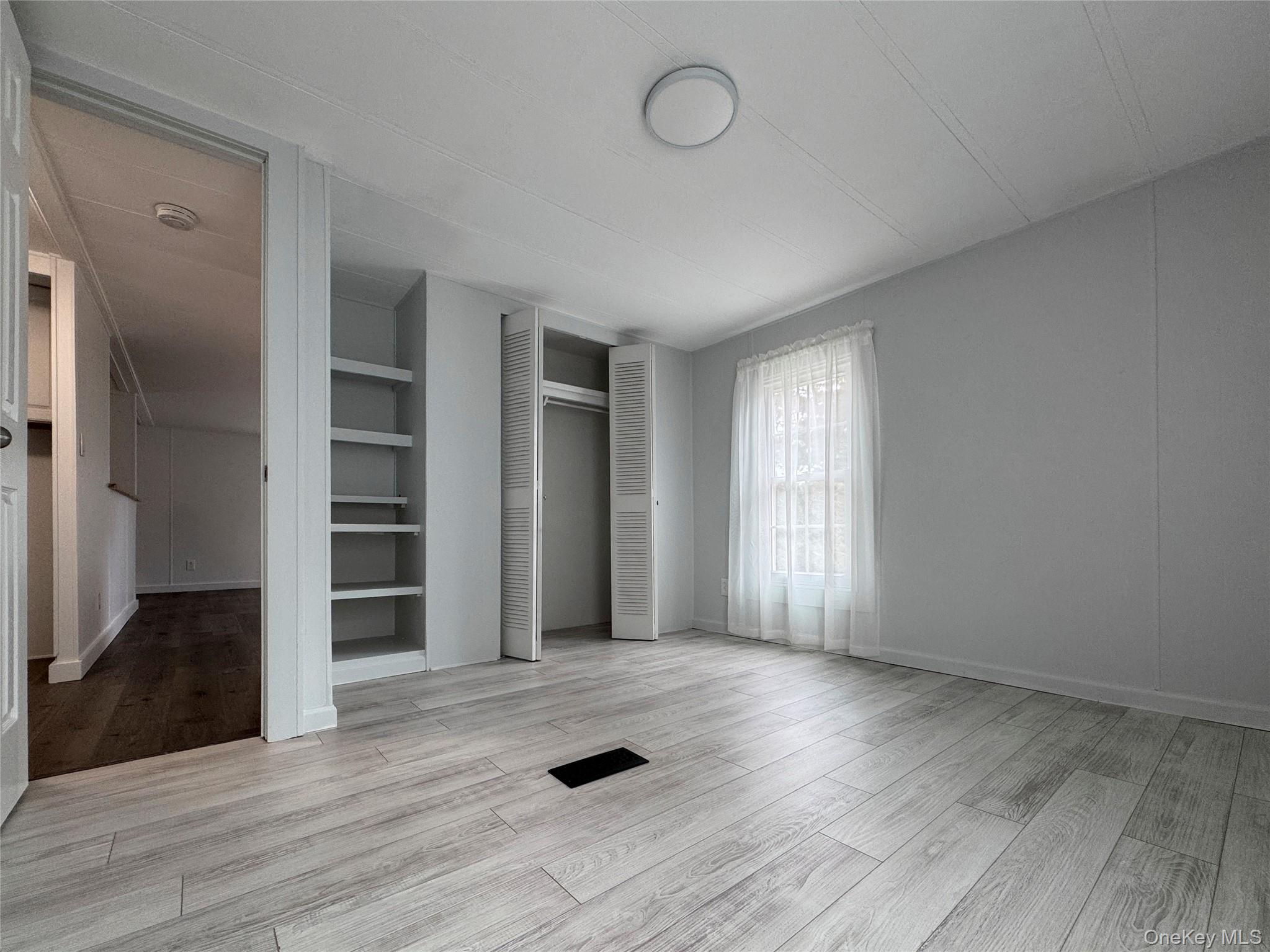 #11 photo, 525/151 Riverleigh Avenue, サフォーク郡 Riverhead , NY 11901