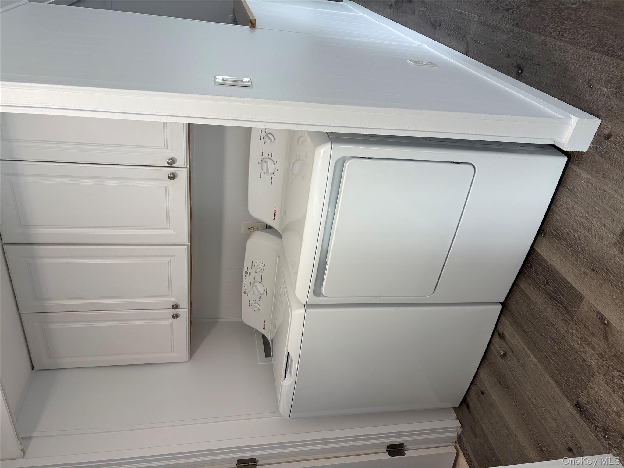 #14 photo, 525/151 Riverleigh Avenue, Riverhead , NY 11901