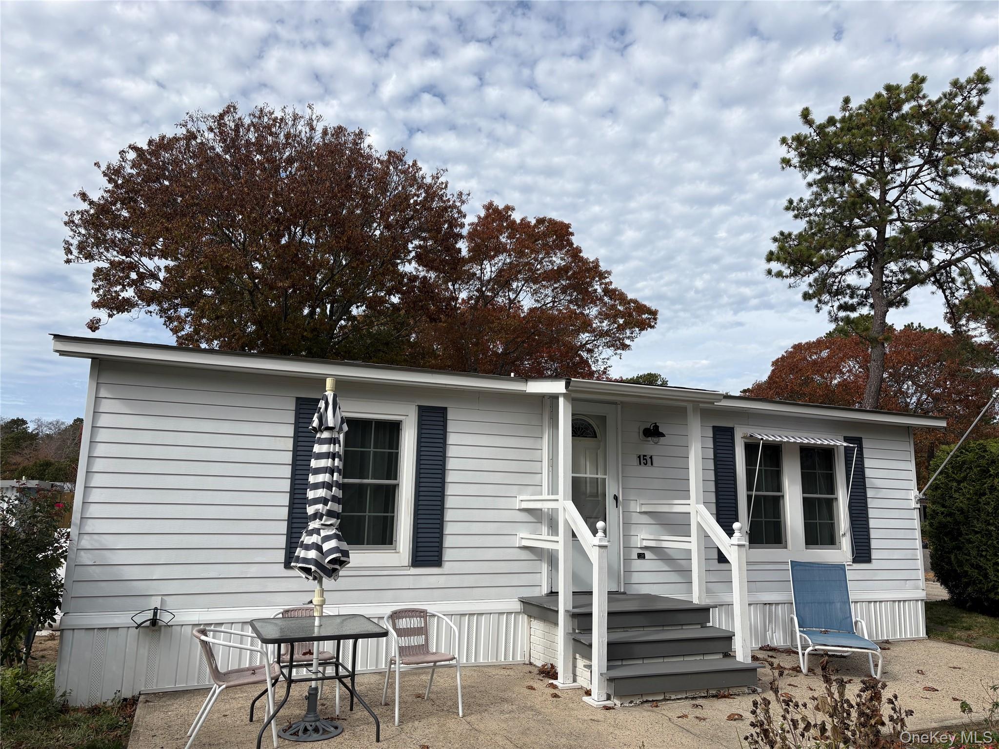 #17 photo, 525/151 Riverleigh Avenue, Riverhead , NY 11901