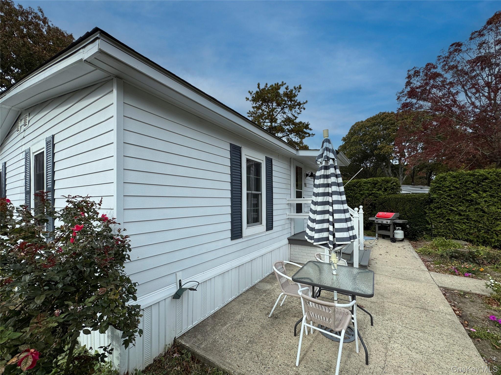 #2 photo, 525/151 Riverleigh Avenue, サフォーク郡 Riverhead , NY 11901