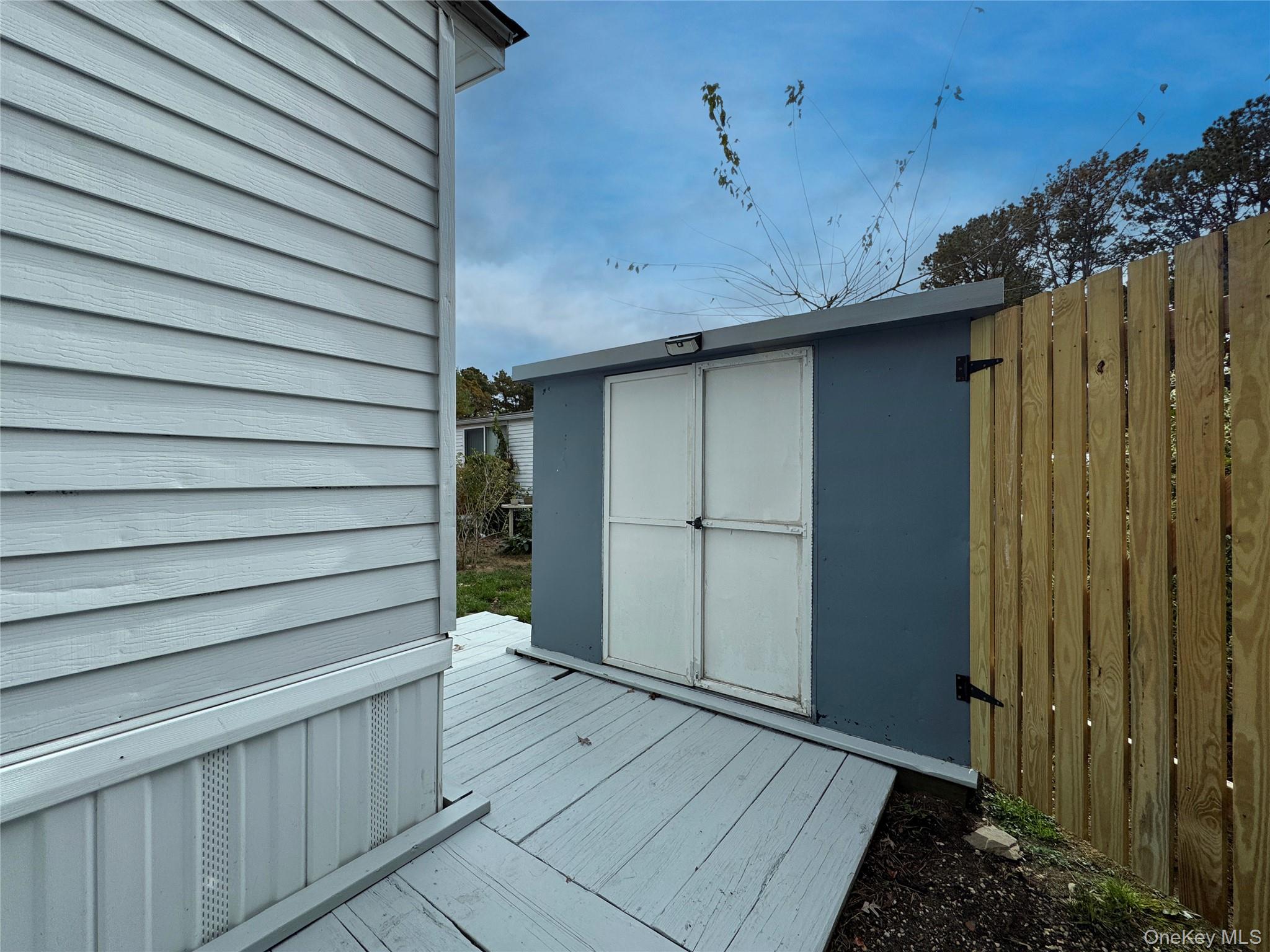 #3 photo, 525/151 Riverleigh Avenue, サフォーク郡 Riverhead , NY 11901