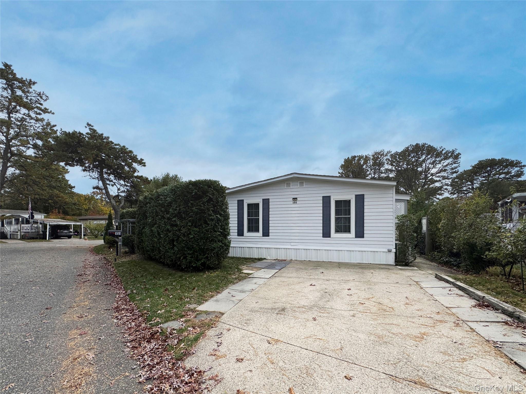 #4 photo, 525/151 Riverleigh Avenue, サフォーク郡 Riverhead , NY 11901