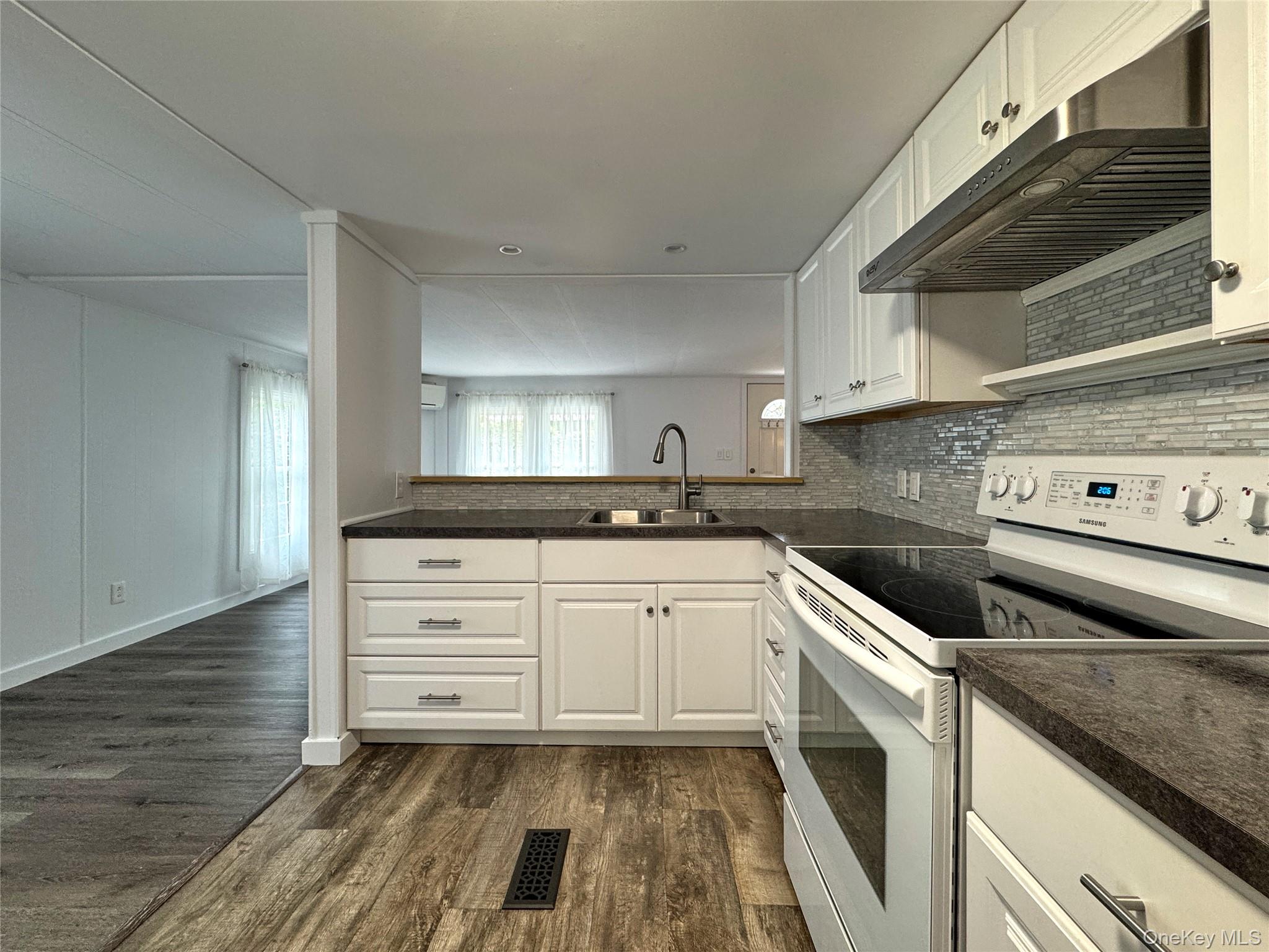 #8 photo, 525/151 Riverleigh Avenue, サフォーク郡 Riverhead , NY 11901