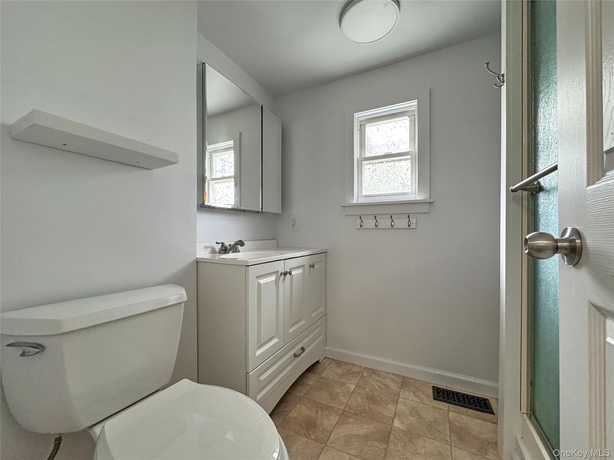 #9 photo, 525/151 Riverleigh Avenue, サフォーク郡 Riverhead , NY 11901