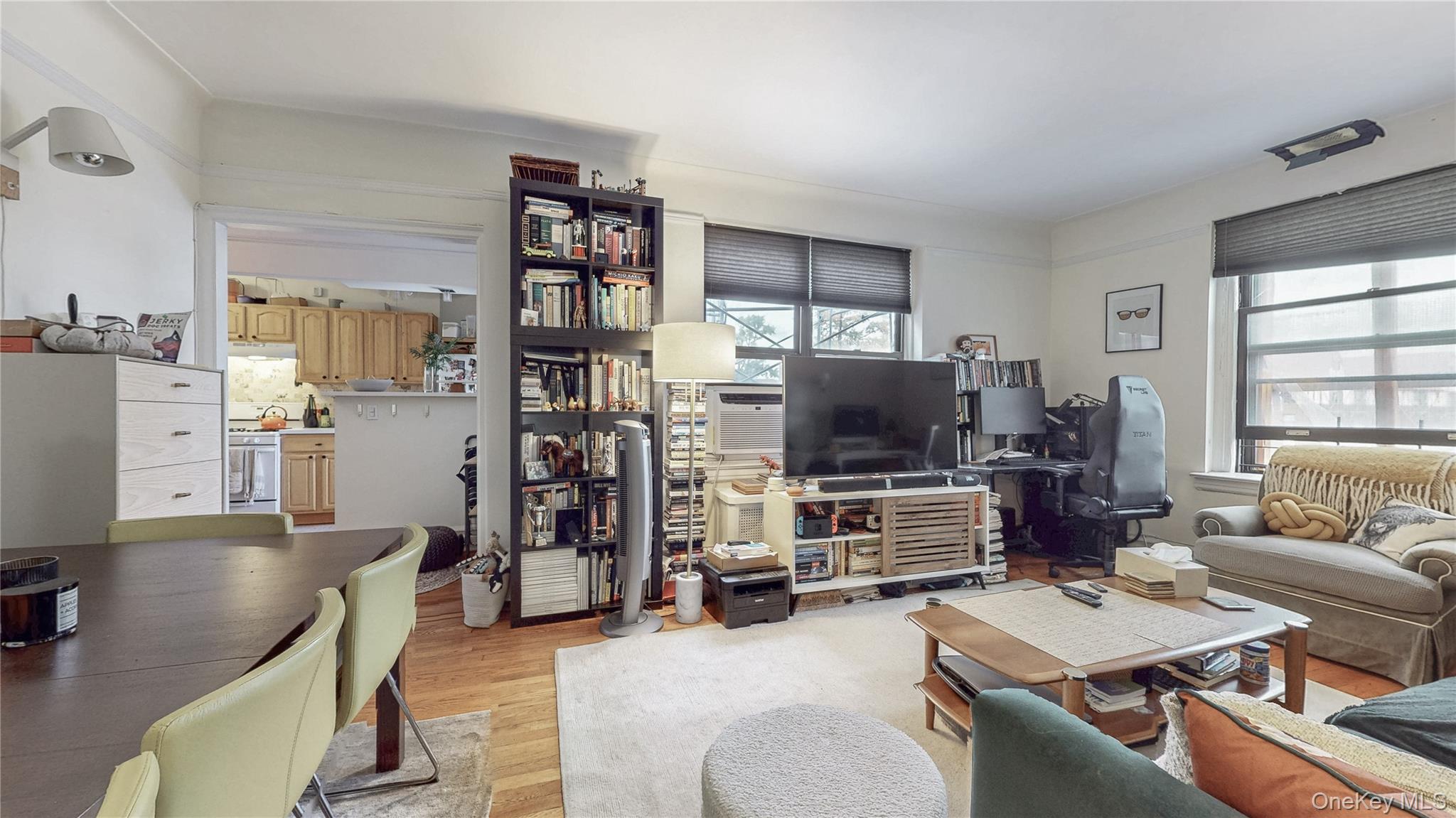 #12 photo, 72-34 Austin St, クイーンズ区 Forest Hills , NY 11375