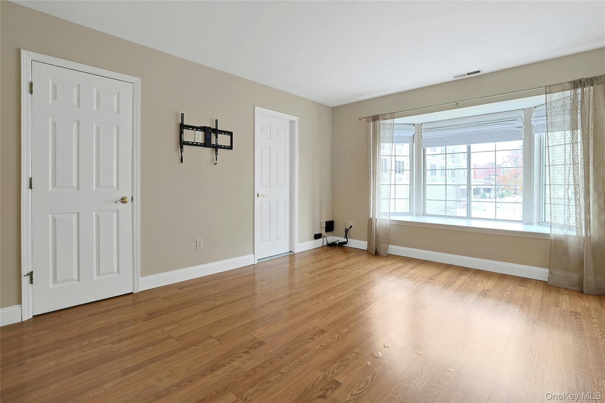 #16 photo, 5 Soundview Street, Port Chester , NY 10573