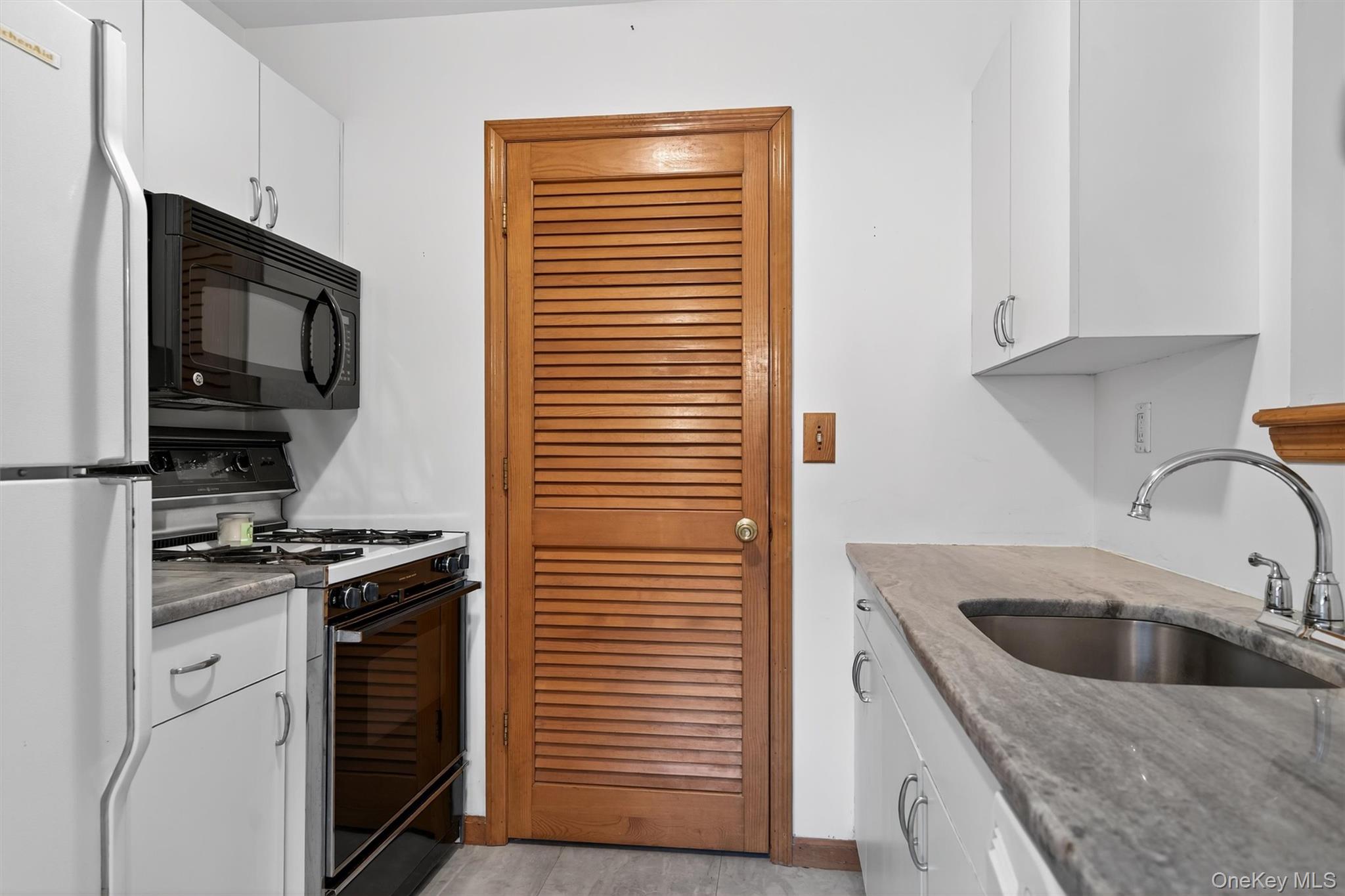 #14 photo, 204 Ruby Court, Highland Mills , NY 10930