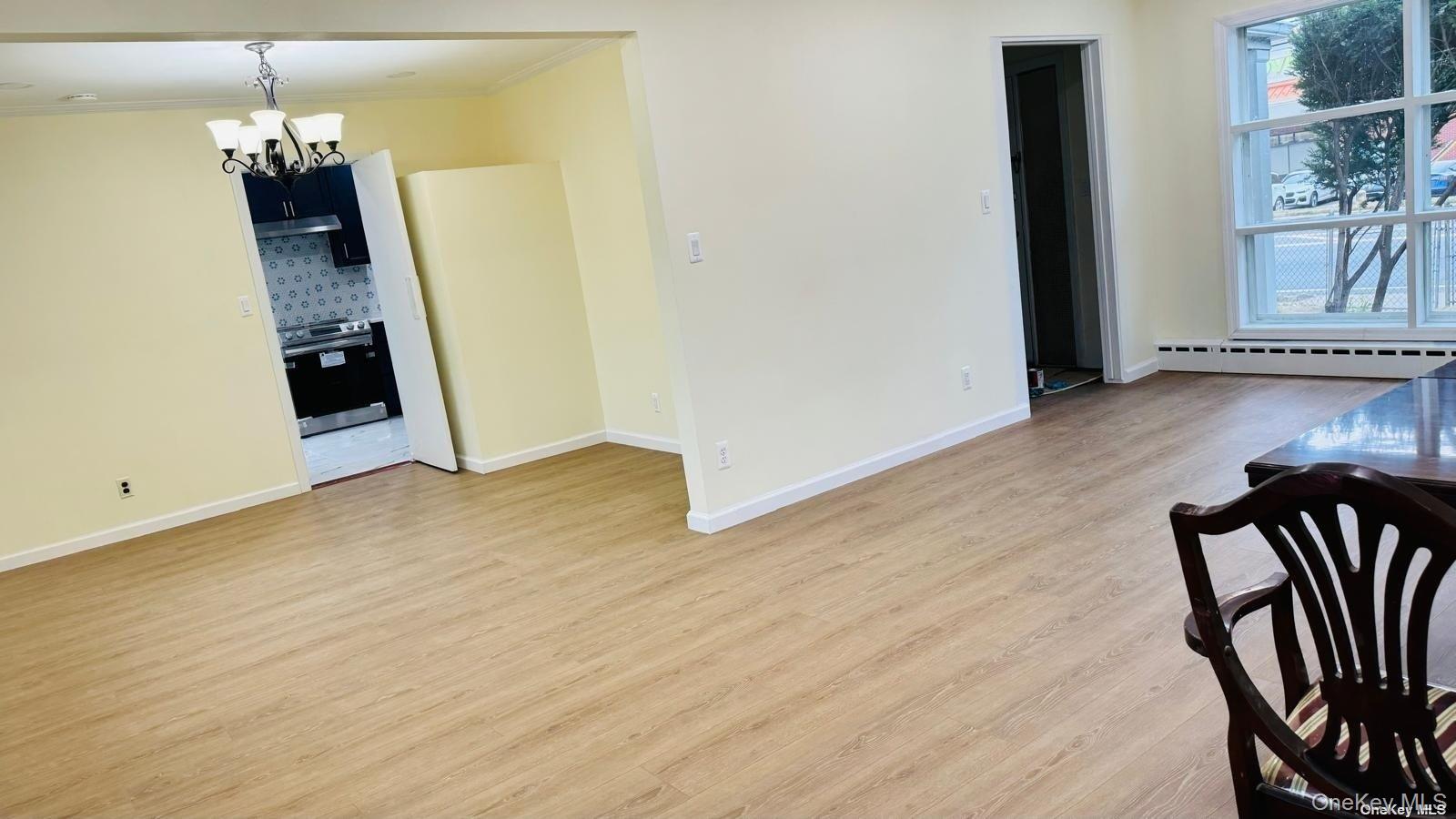 #6 photo, 2041 New Hyde Park Road, ナッソー郡 New Hyde Park , NY 11040