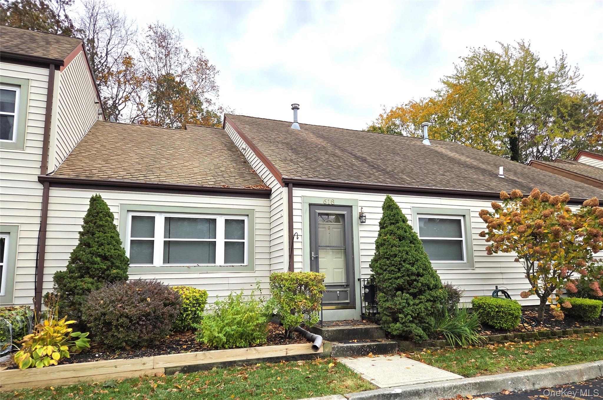 #1 photo, 618 Lake Court, サフォーク郡 Middle Island , NY 11953