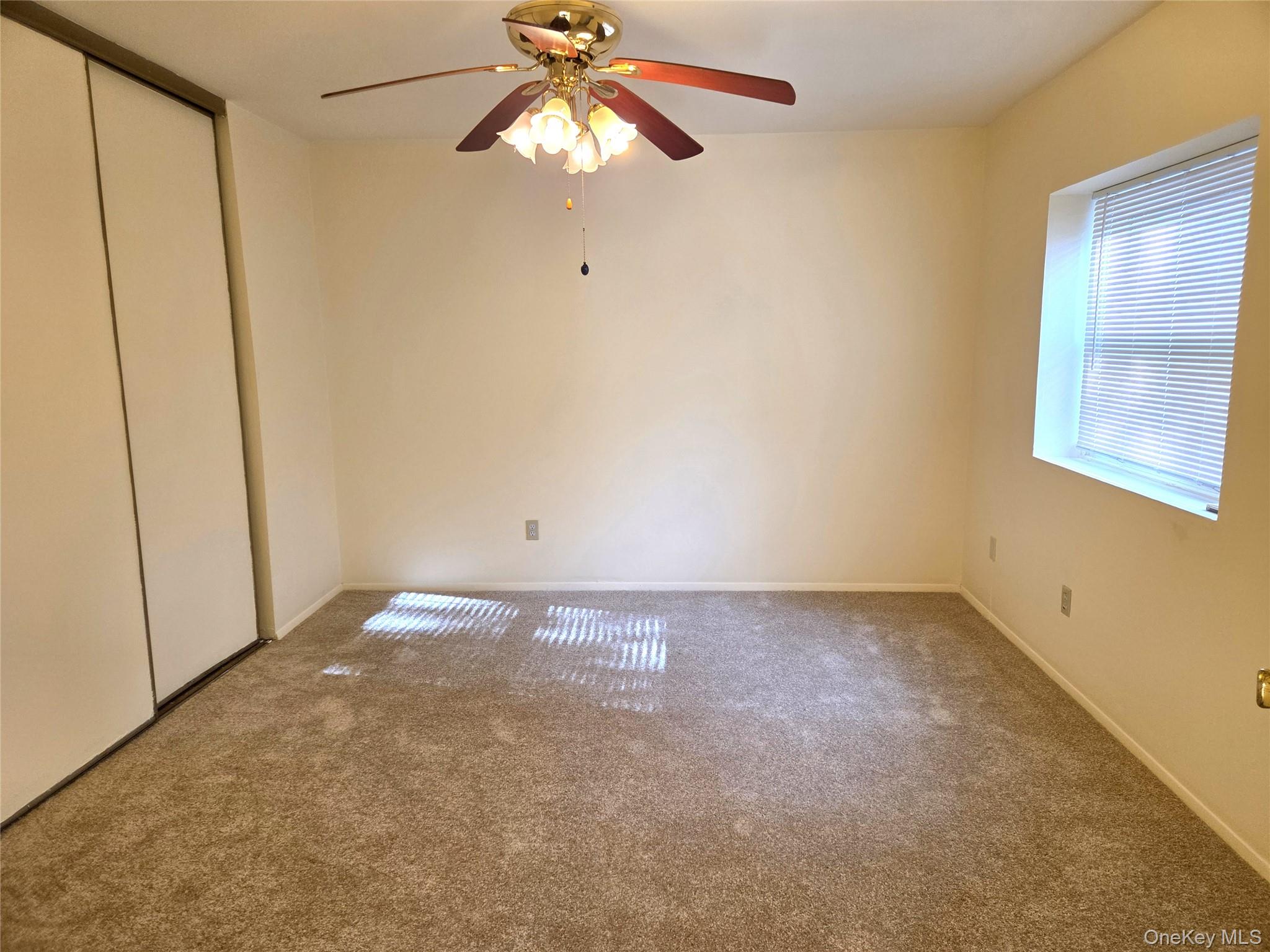 #11 photo, 618 Lake Court, サフォーク郡 Middle Island , NY 11953