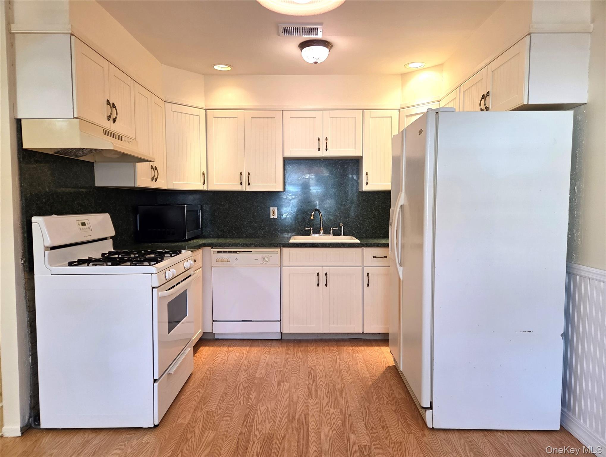 #7 photo, 618 Lake Court, サフォーク郡 Middle Island , NY 11953