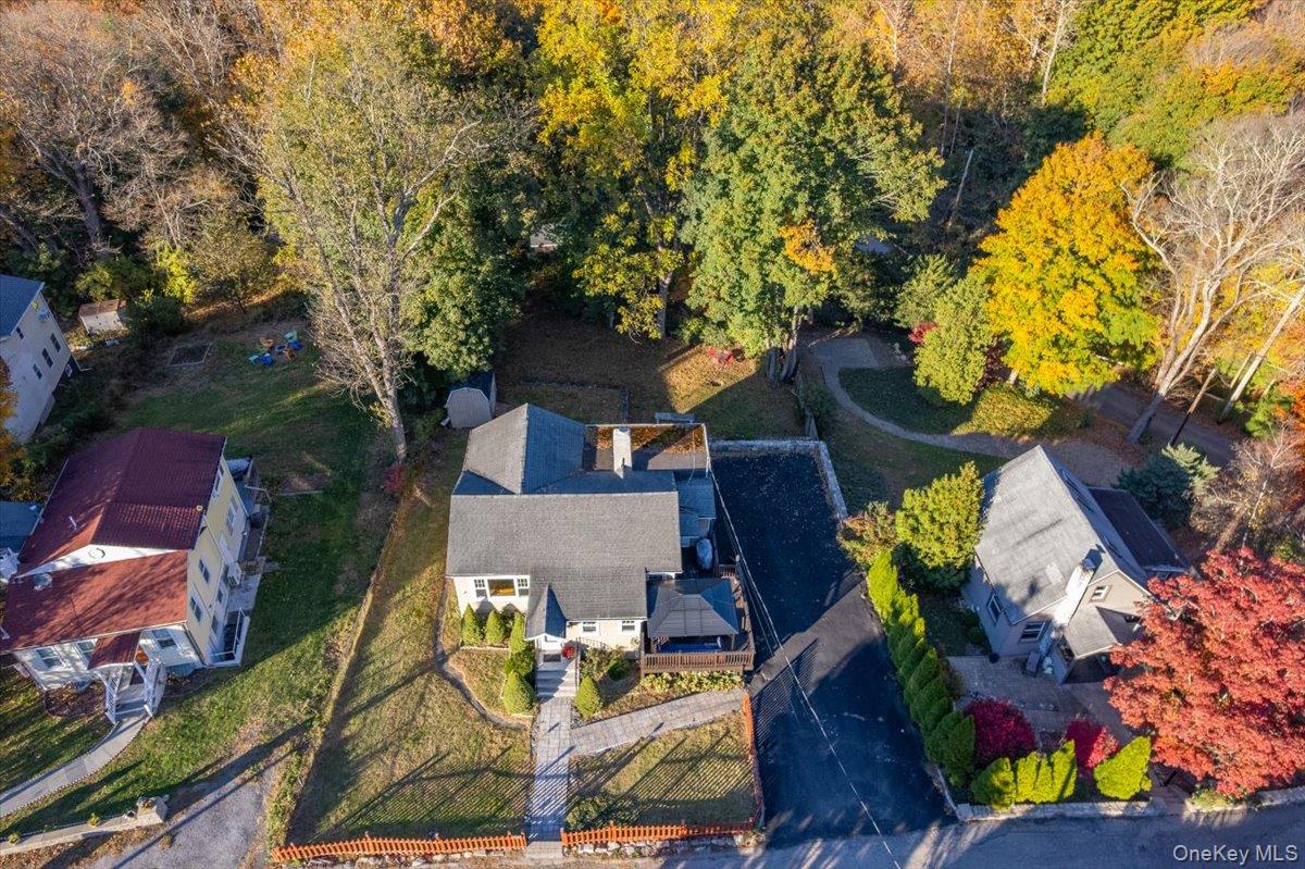 #2 photo, 33 Hollowbrook Court, Cortlandt Manor , NY 10567