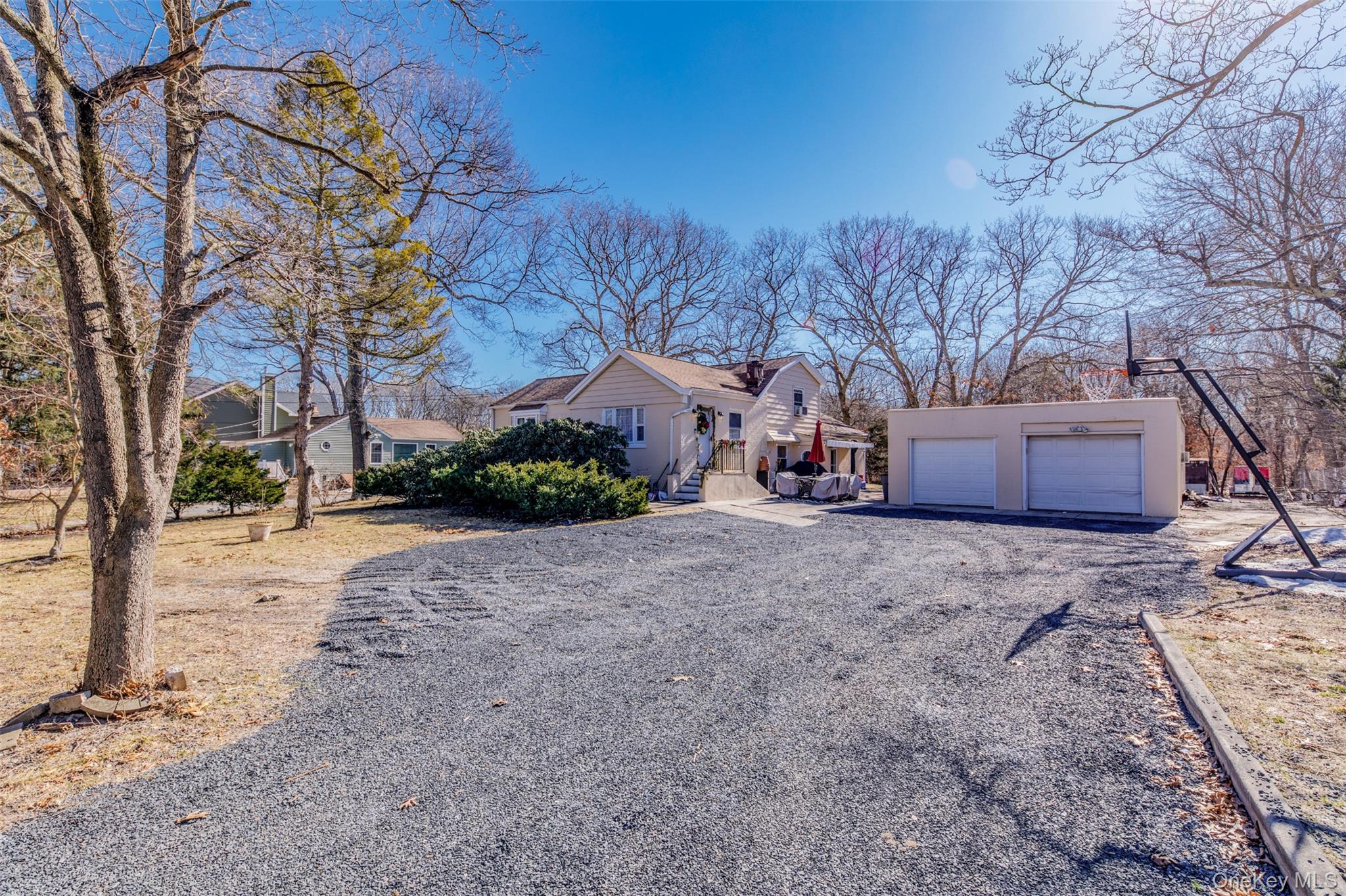 #1 photo, 556 Hawkins Road, サフォーク郡 Selden , NY 11784