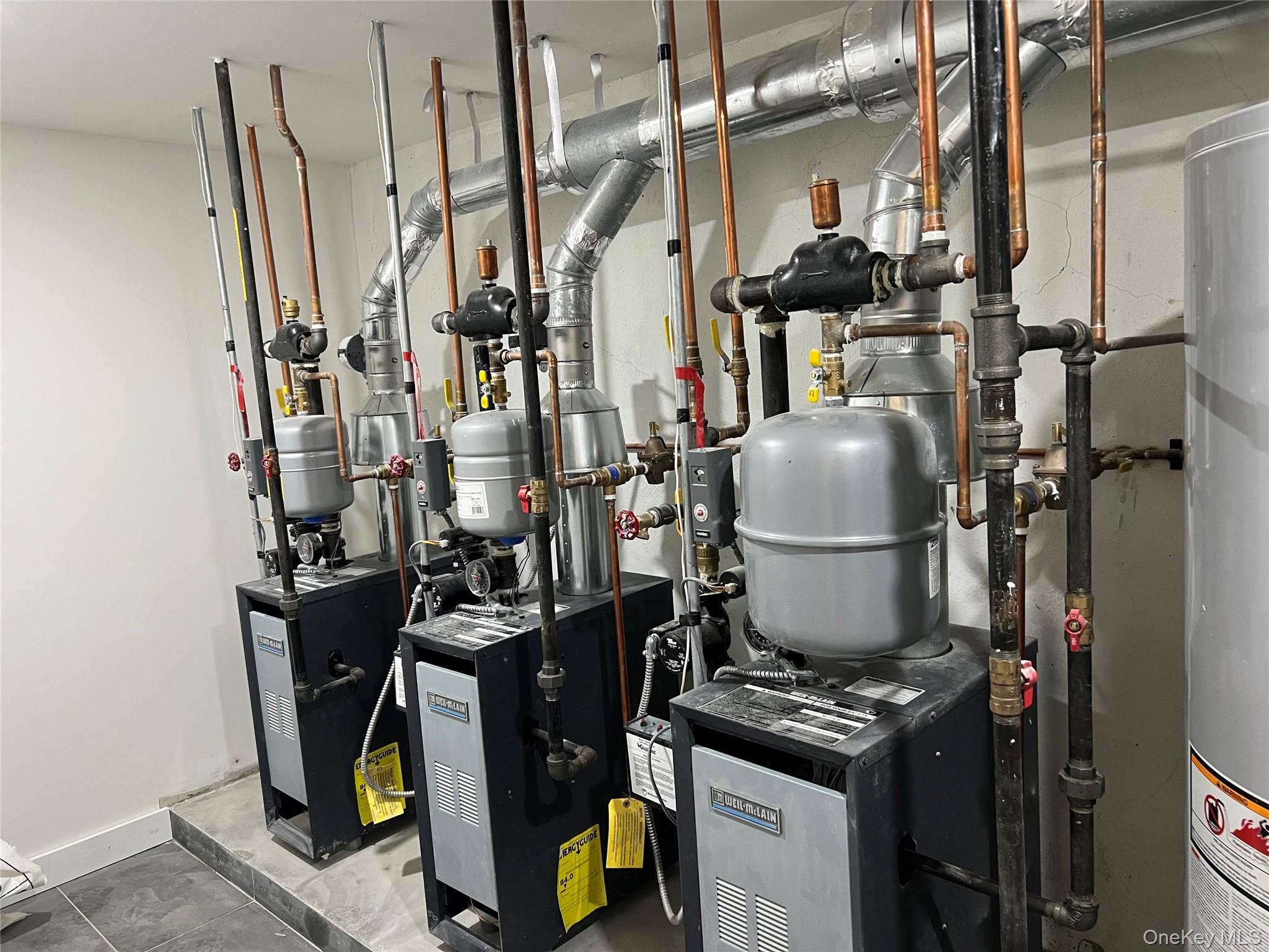 #12 photo, 89-21 69th Road, Forest Hills , NY 11375