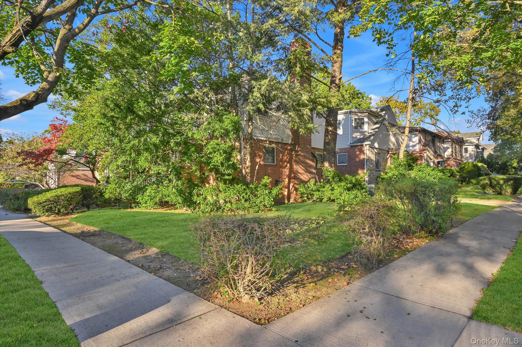 #2 photo, 147-01 70th Avenue, Kew Garden Hills , NY 11367