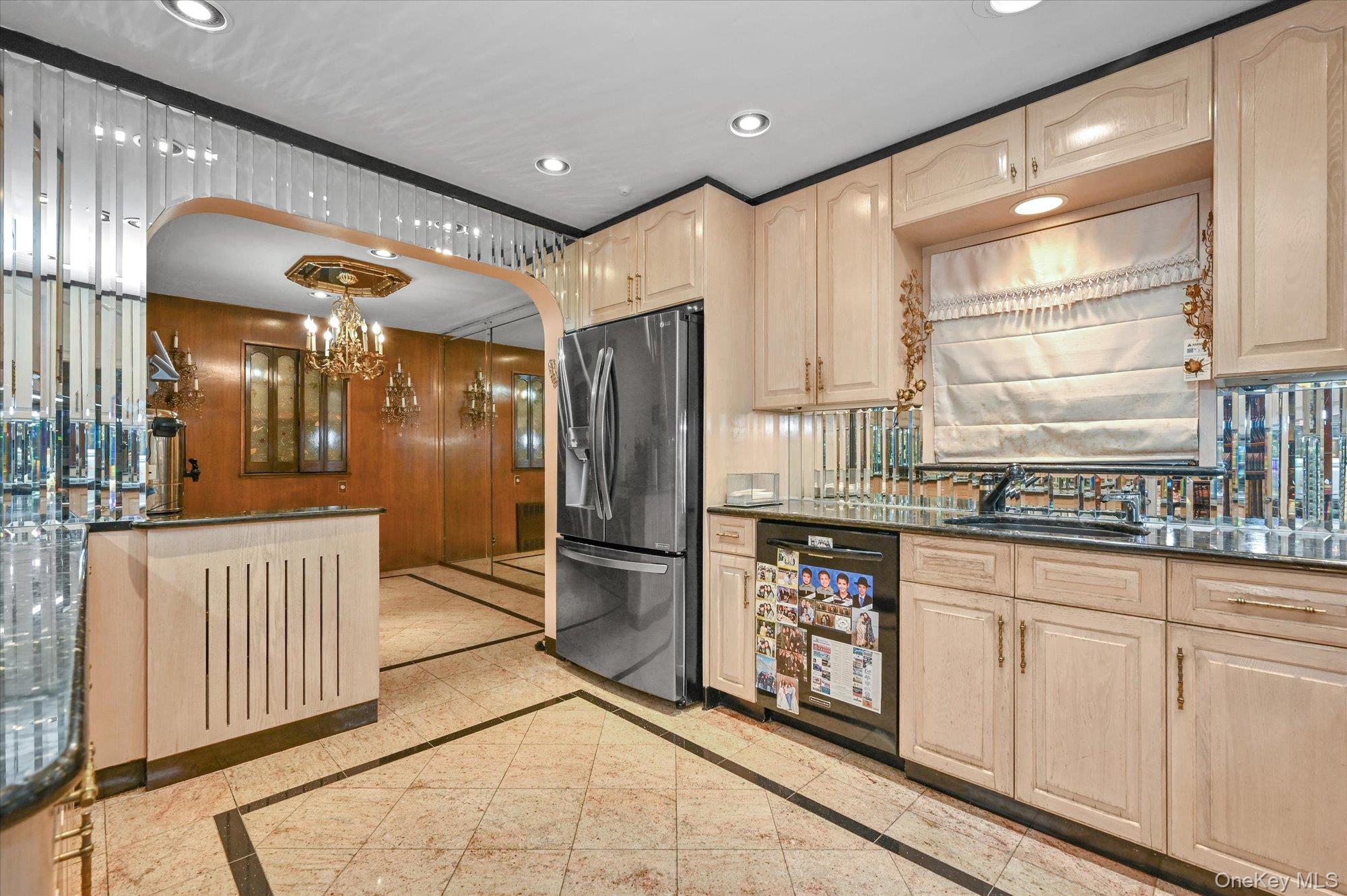 #4 photo, 147-01 70th Avenue, Kew Garden Hills , NY 11367