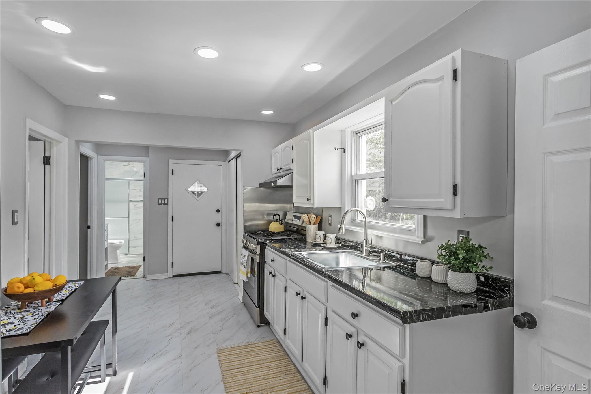 #11 photo, 53 Washington Avenue, ナッソー郡 Mineola , NY 11501