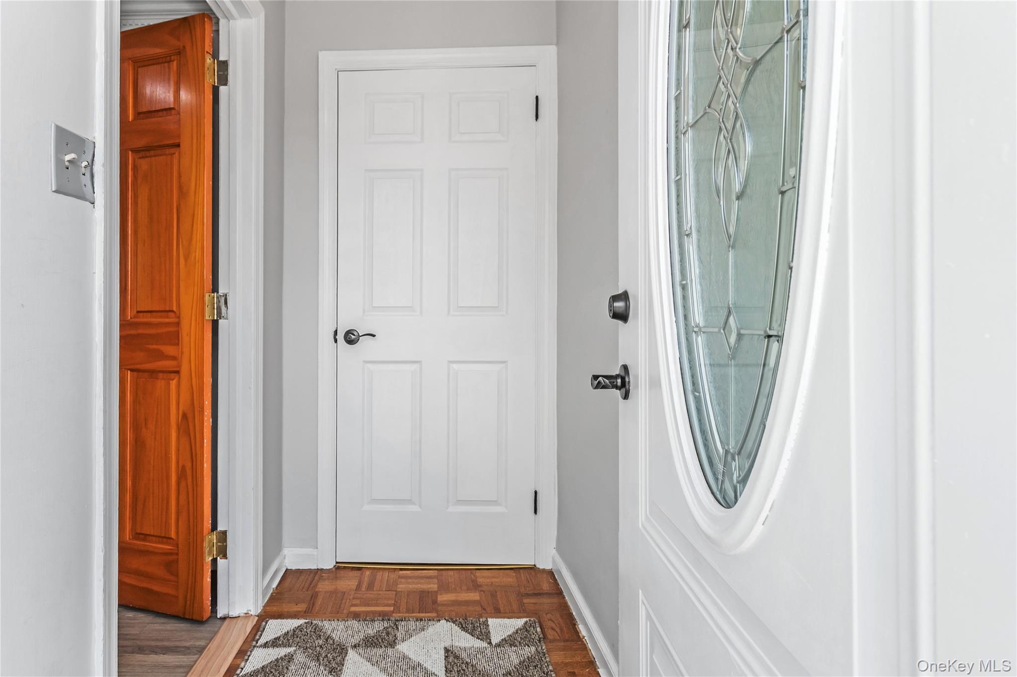 #3 photo, 53 Washington Avenue, ナッソー郡 Mineola , NY 11501