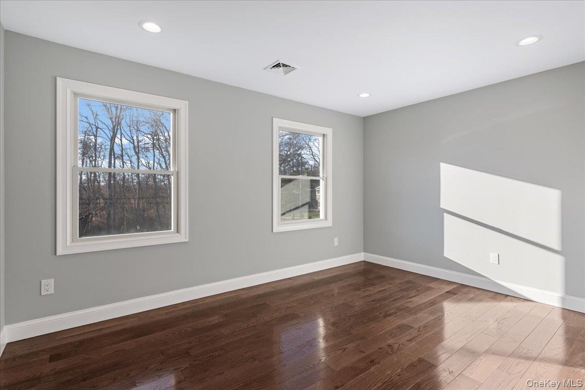 #12 photo, 93 Market Street, サフォーク郡 Mastic Beach , NY 11951