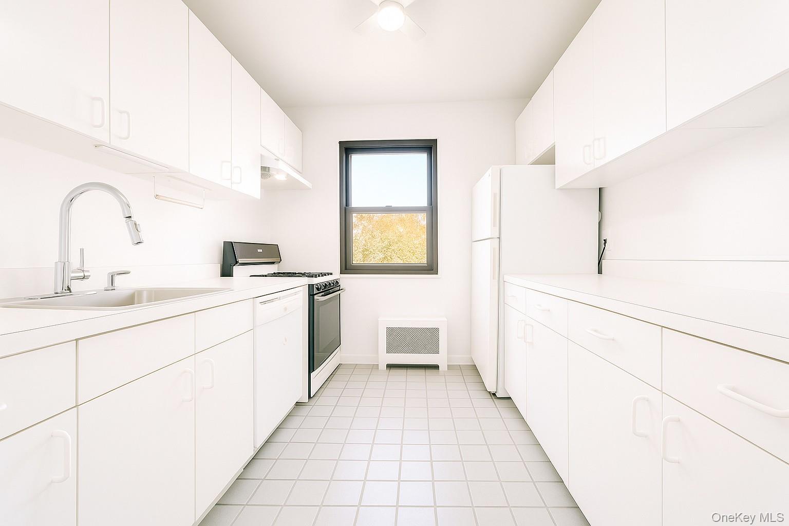 #17 photo, 7 Terrace, Great Neck , NY 11021