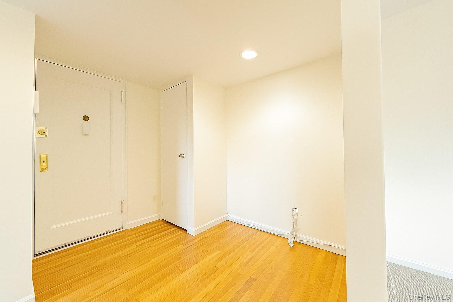 #8 photo, 7 Terrace, Great Neck , NY 11021