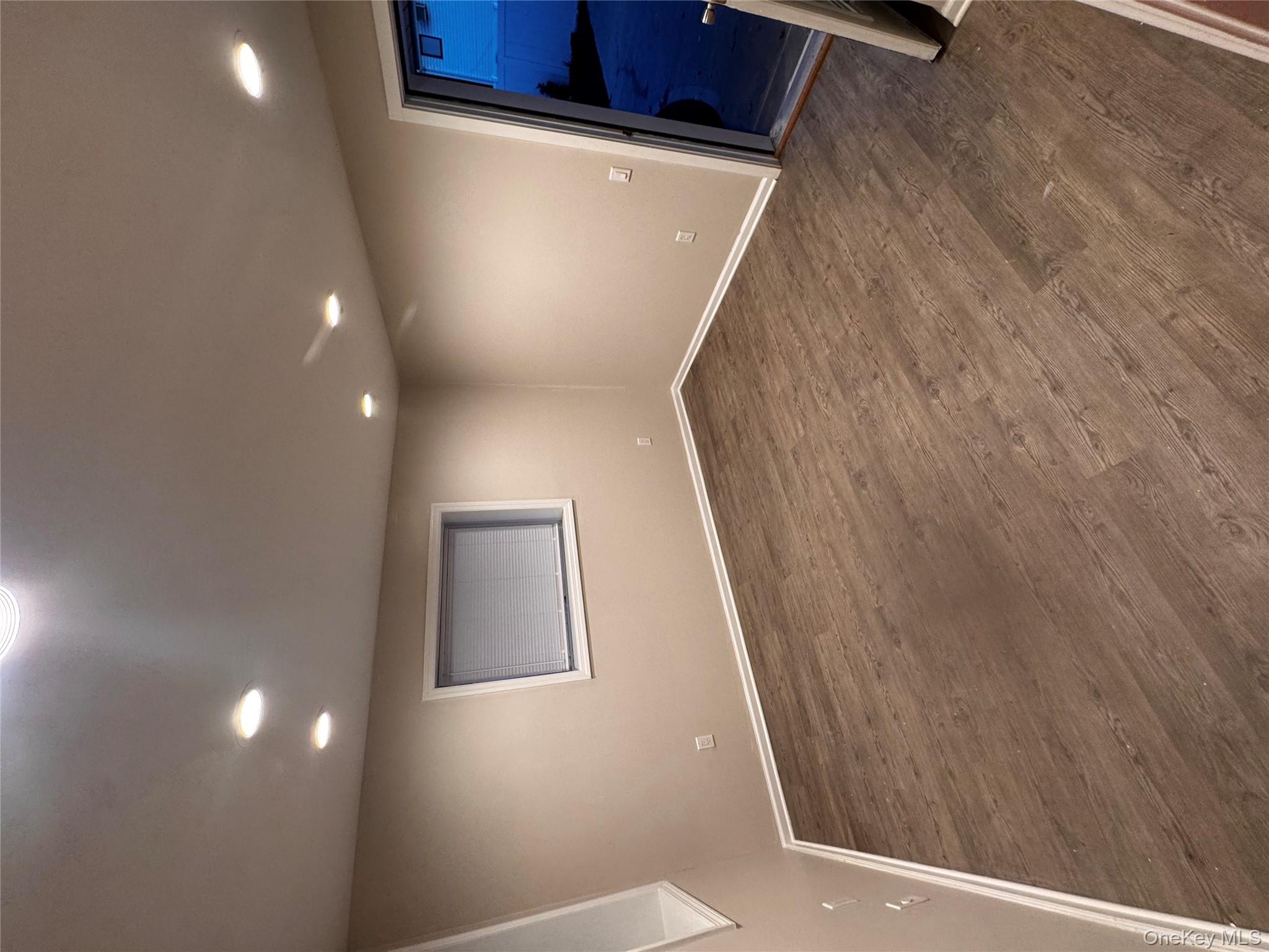 #2 photo, 150 N Delaware Avenue, サフォーク郡 Lindenhurst , NY 11757