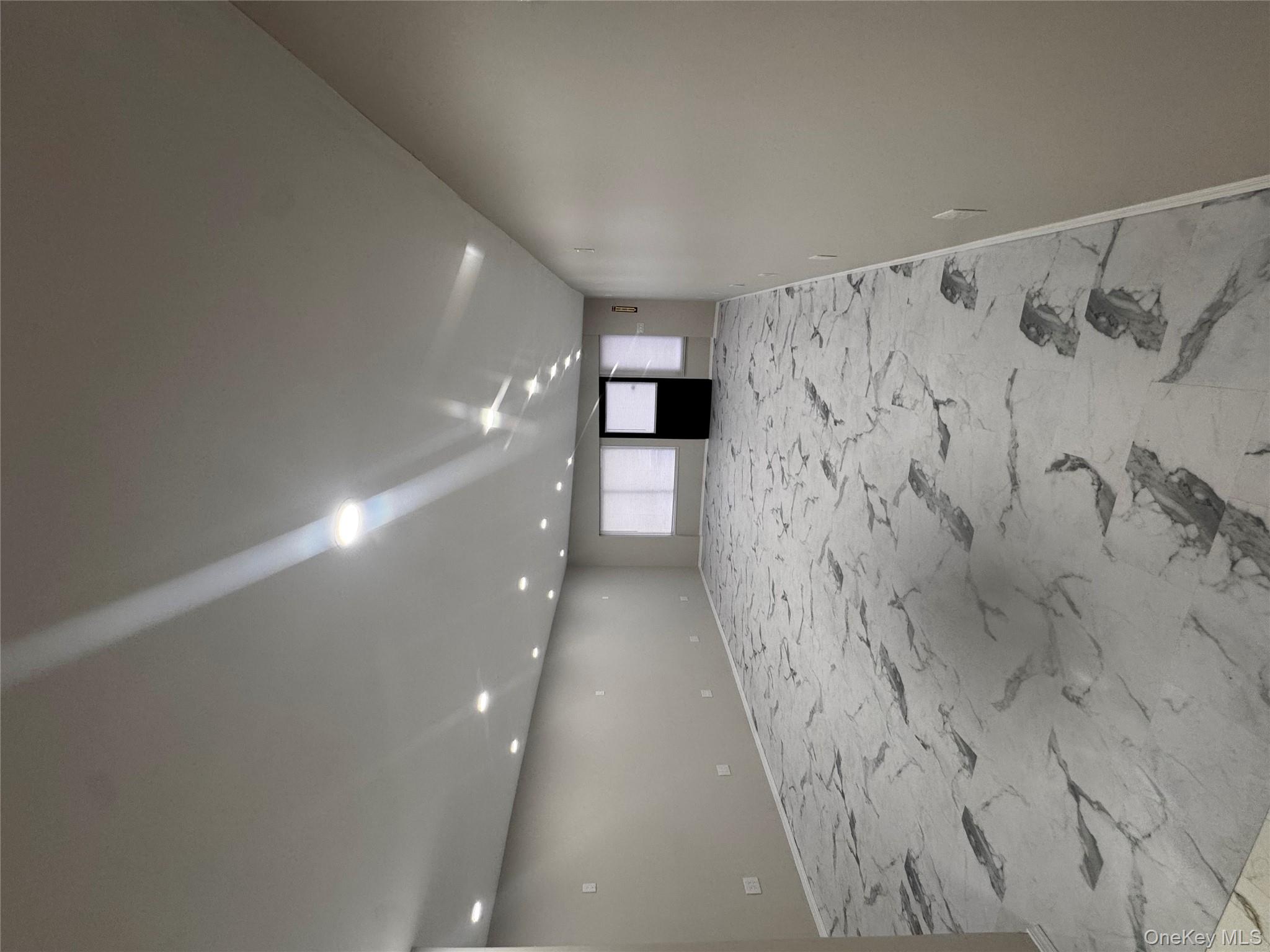 #7 photo, 150 N Delaware Avenue, サフォーク郡 Lindenhurst , NY 11757