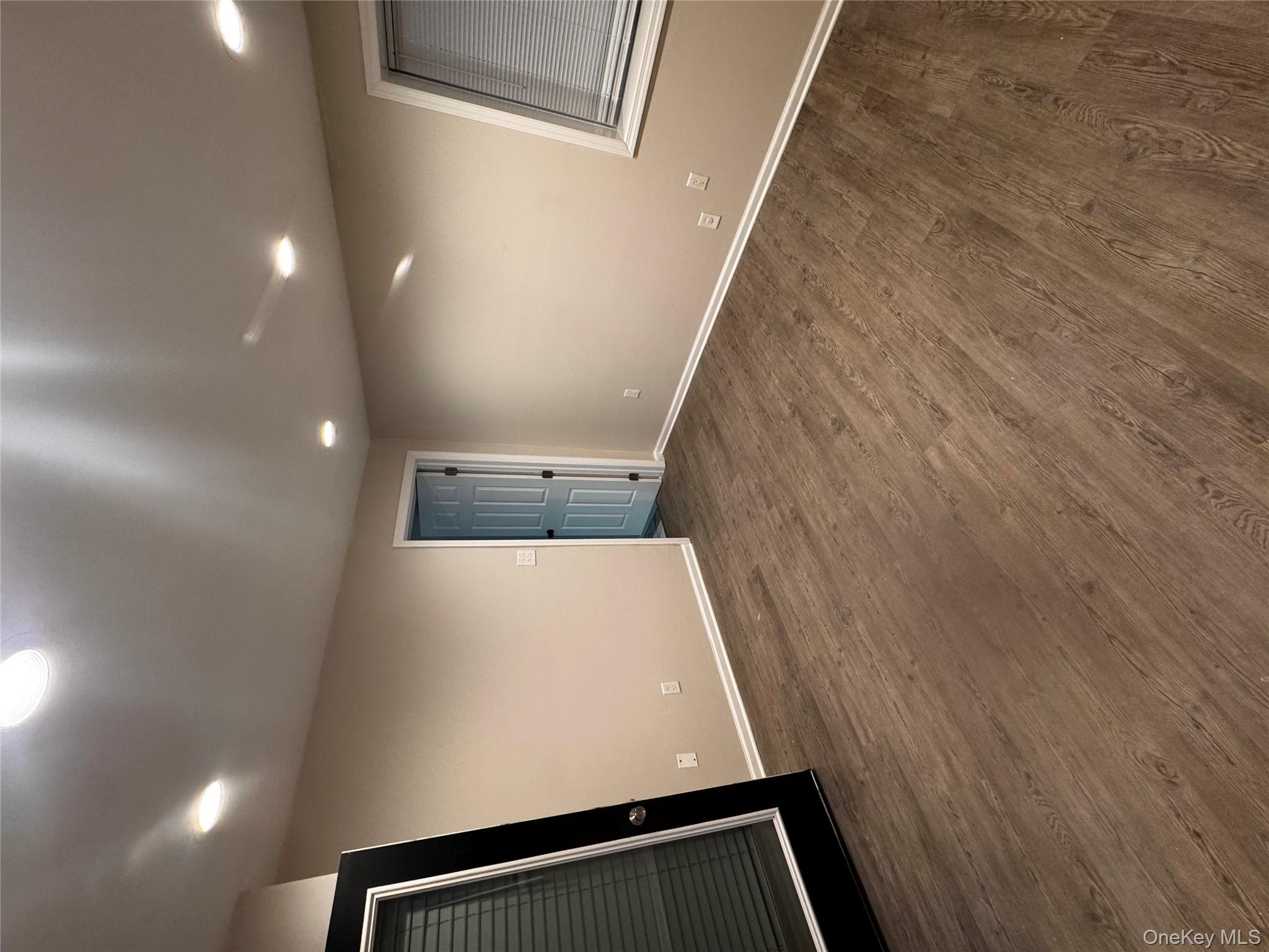 #8 photo, 150 N Delaware Avenue, サフォーク郡 Lindenhurst , NY 11757