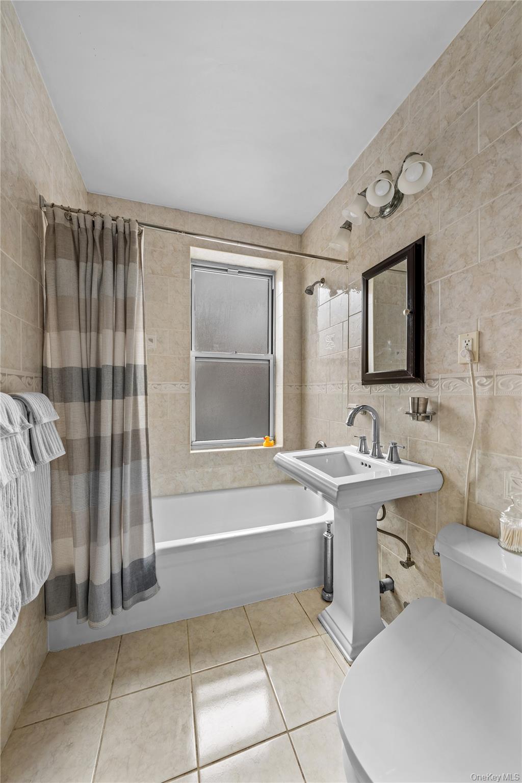 #11 photo, 35-05 72nd Street, Jackson Heights , NY 11372