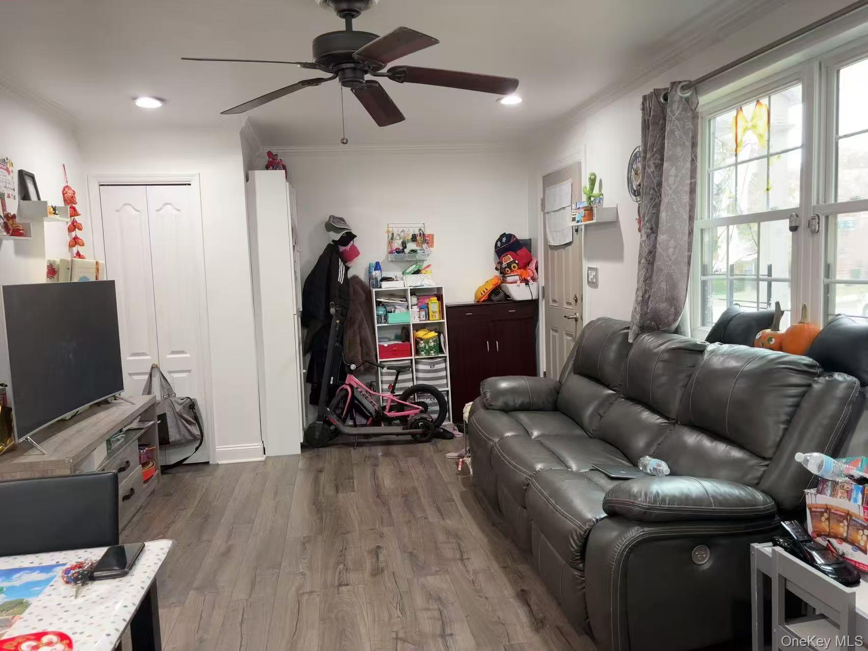 #2 photo, 67-60 224th Street, クイーンズ区 Oakland Gardens , NY 11364