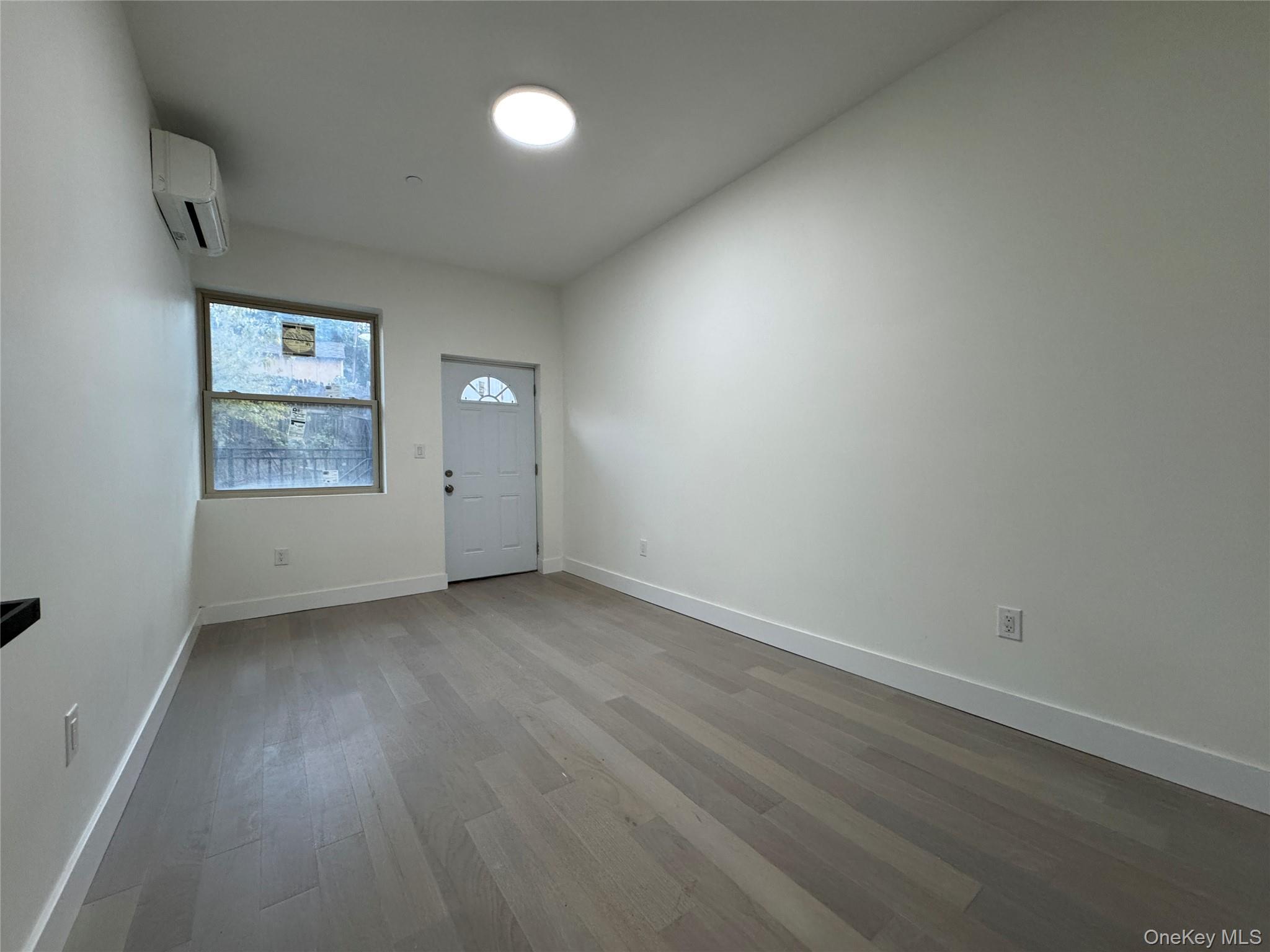 #6 photo, 101-12 Martense Avenue, クイーンズ区 Corona , NY 11368