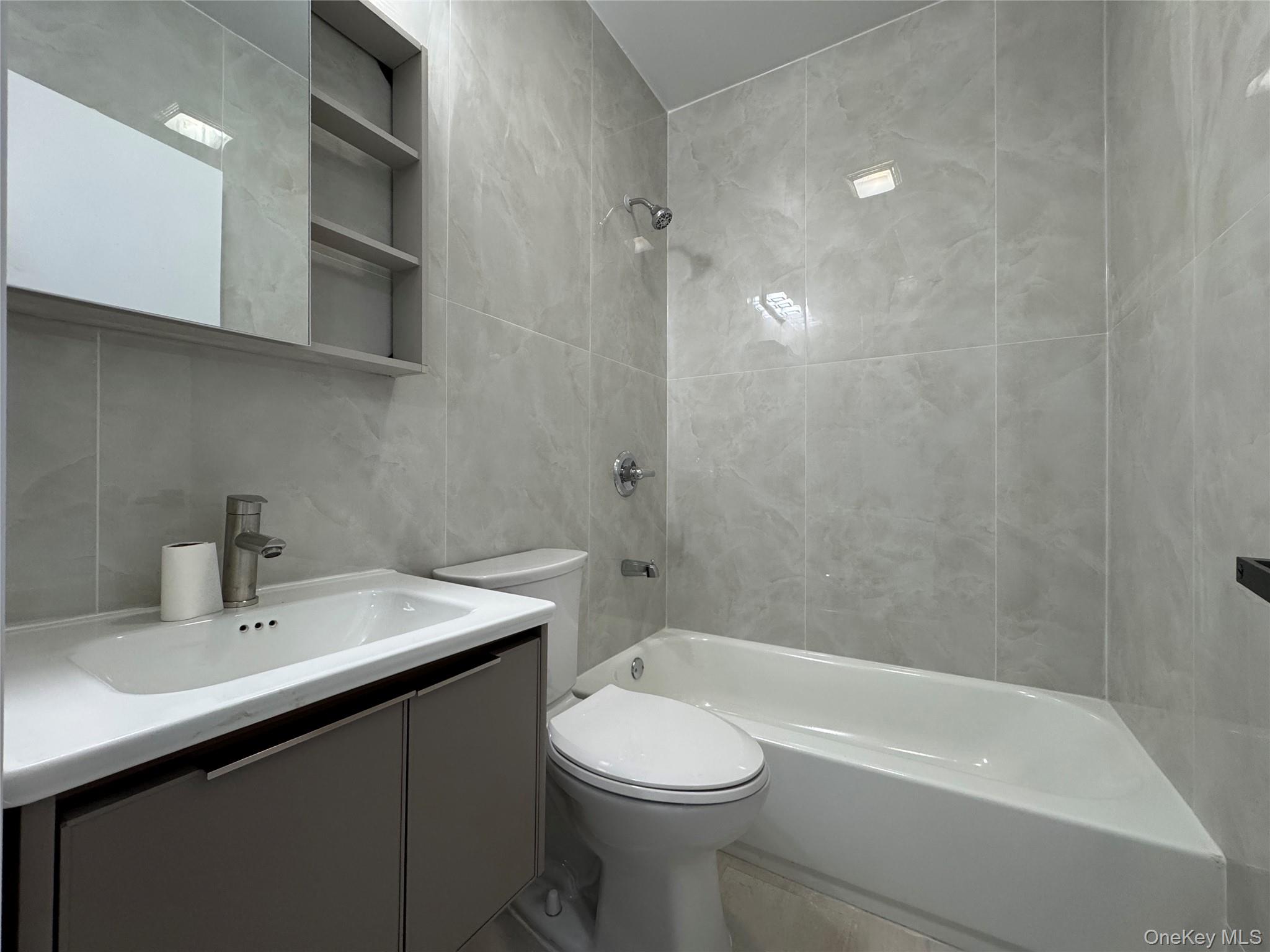 #8 photo, 101-12 Martense Avenue, クイーンズ区 Corona , NY 11368