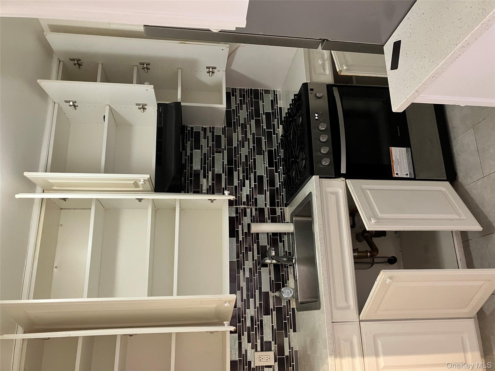 #3 photo, 87-05 166 Street, クイーンズ区 Jamaica Hills , NY 11432