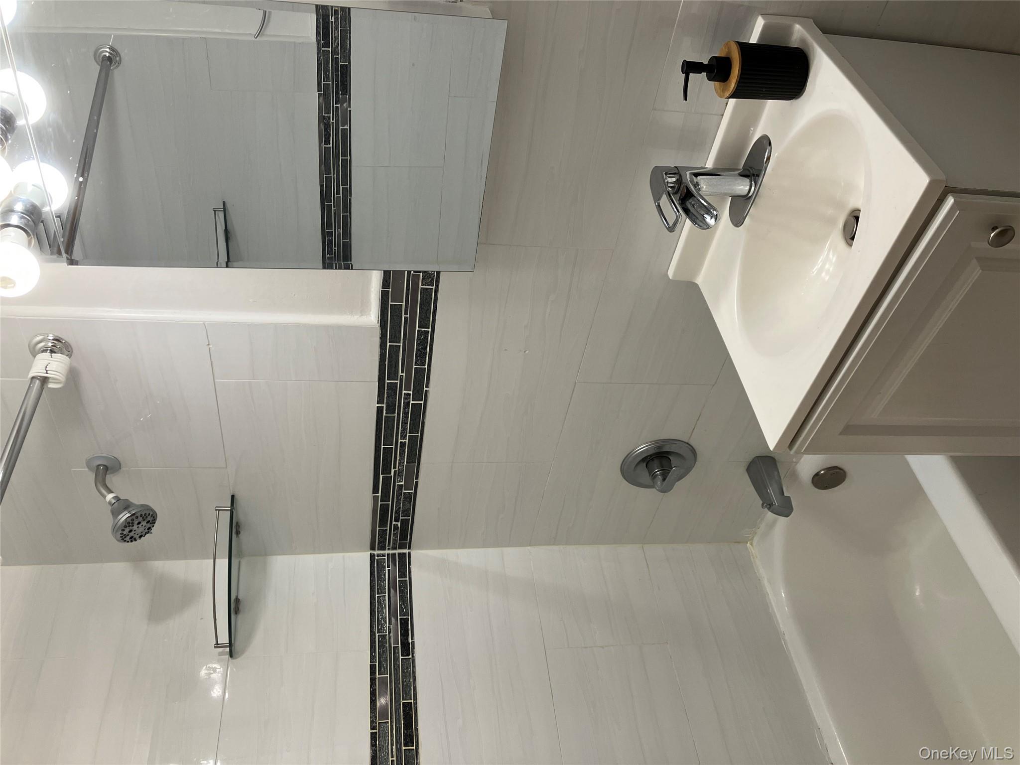 #8 photo, 87-05 166 Street, クイーンズ区 Jamaica Hills , NY 11432