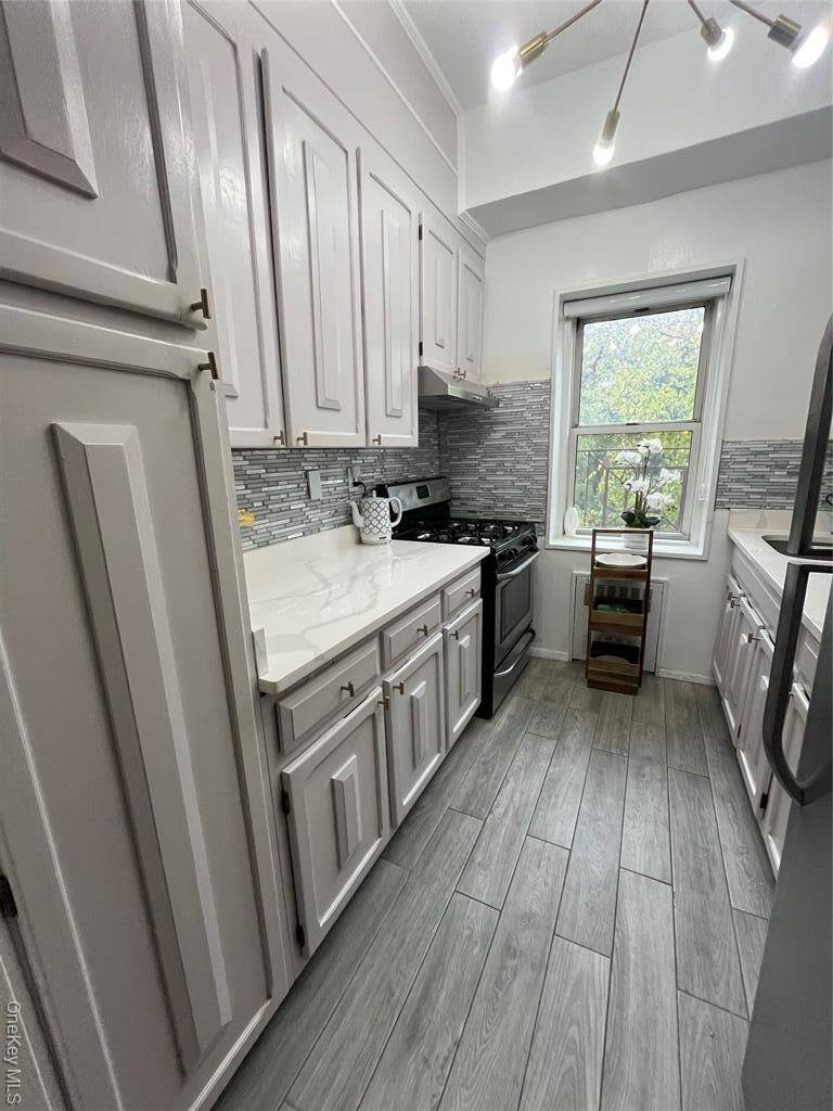 #6 photo, 1 Balint Dr, Yonkers , NY 10710